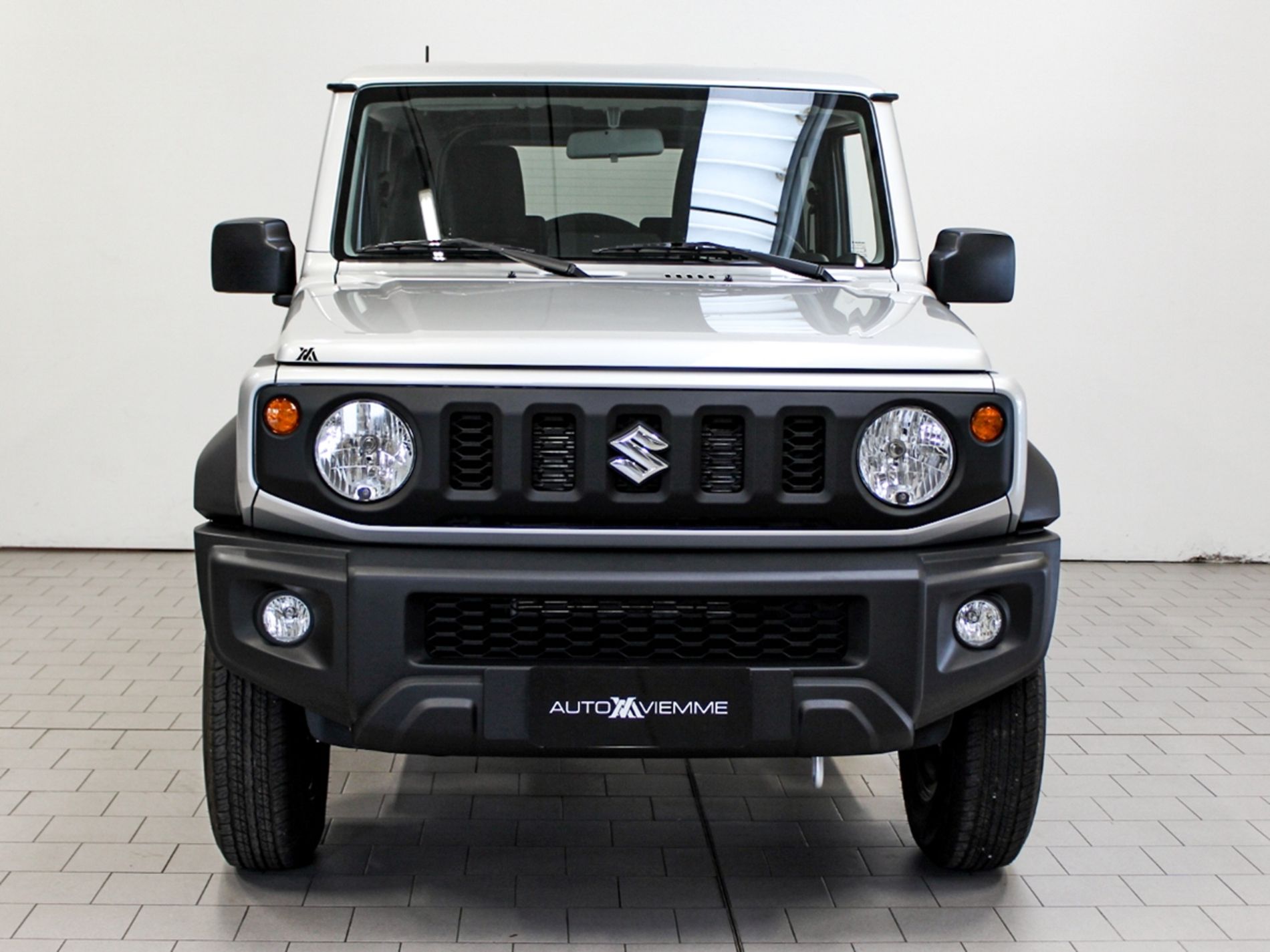 Suzuki Jimny 1.5 at3 porte - Autoviemme