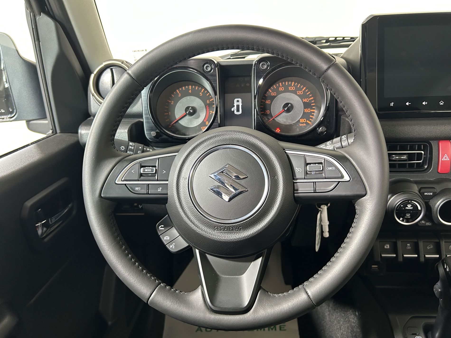 Suzuki Jimny 1.5 Cambio Automatico 5 porte 4 posti - Autoviemme