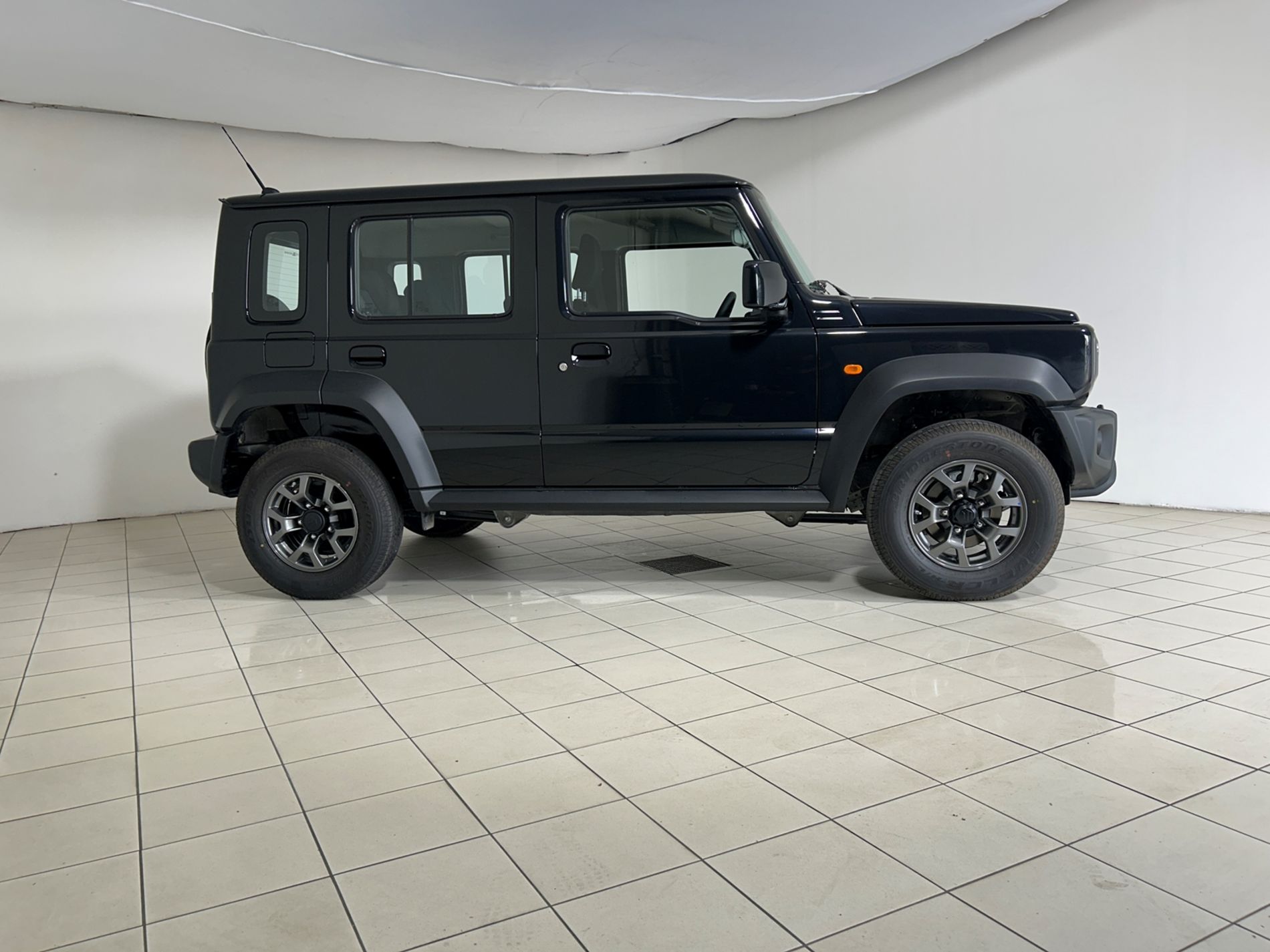 Suzuki Jimny 1.5 Cambio Automatico 5 porte 4 posti - Autoviemme