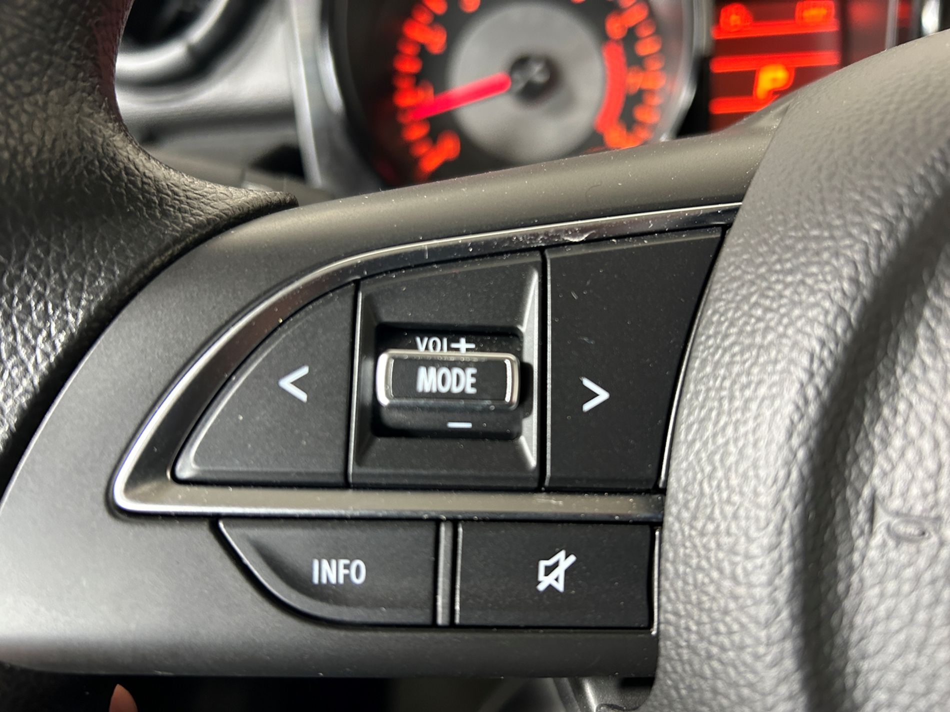 Suzuki Jimny GLX - Autoviemme