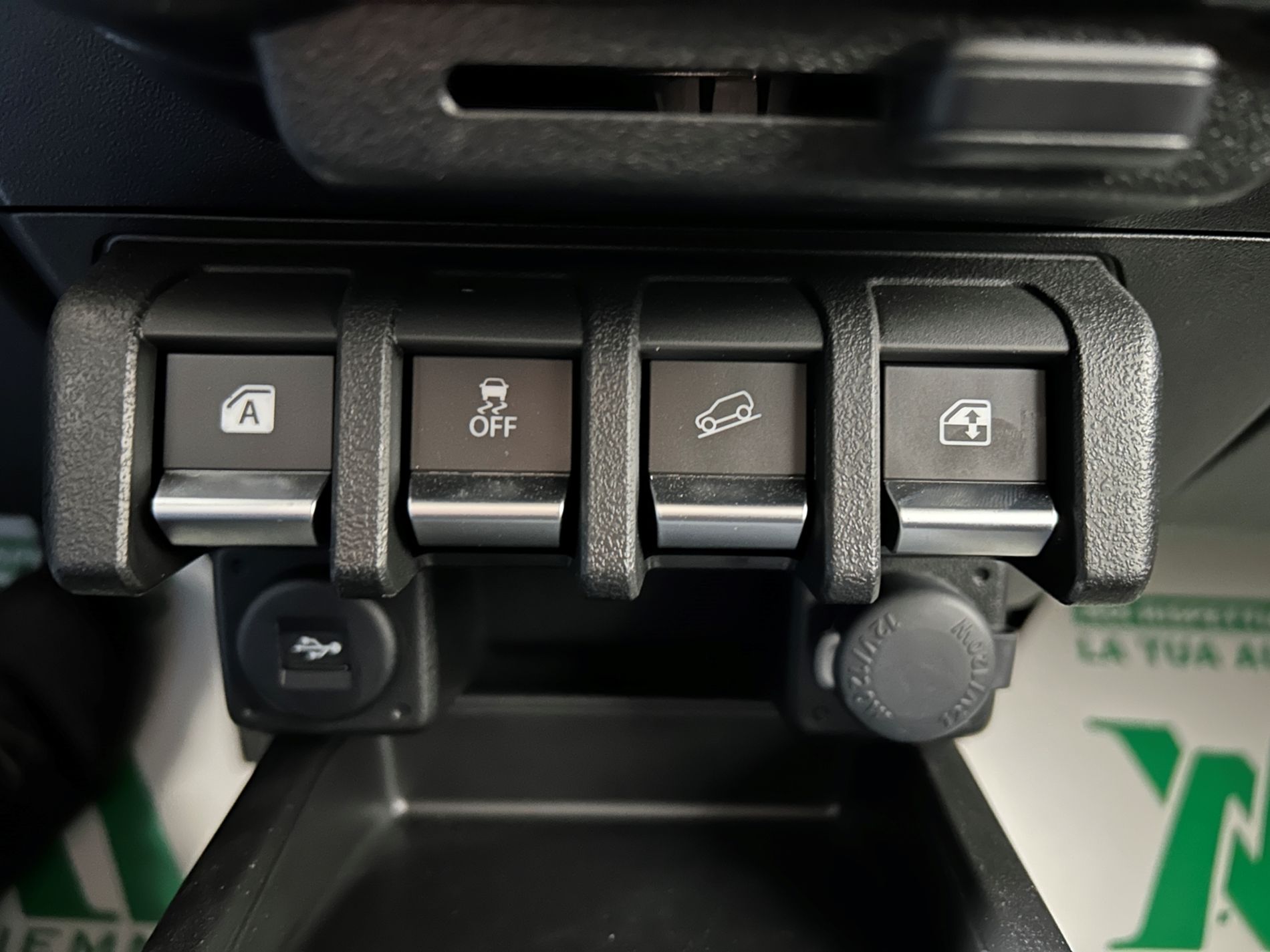 Suzuki Jimny GLX - Autoviemme