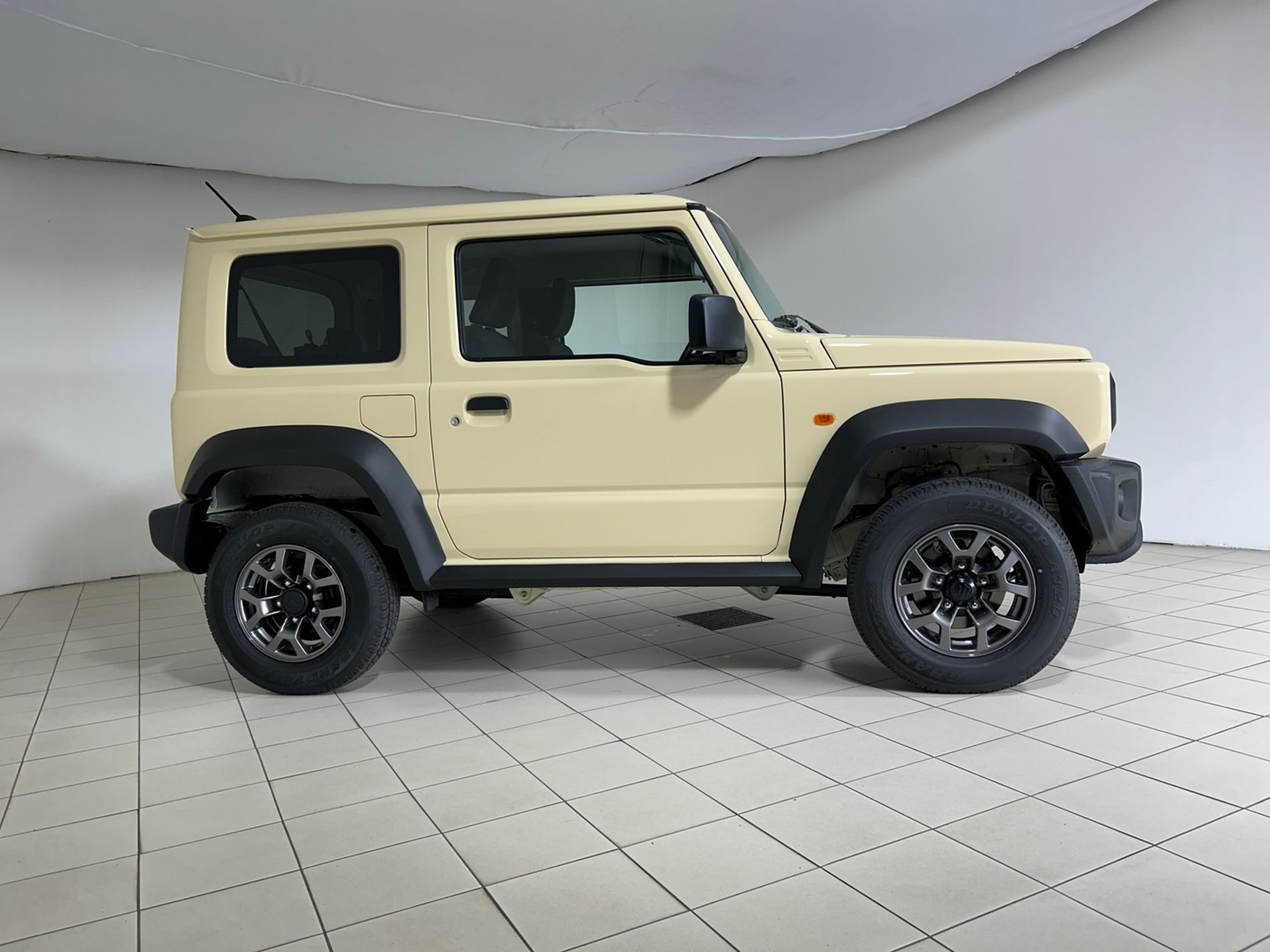 Suzuki Jimny GLX - Autoviemme