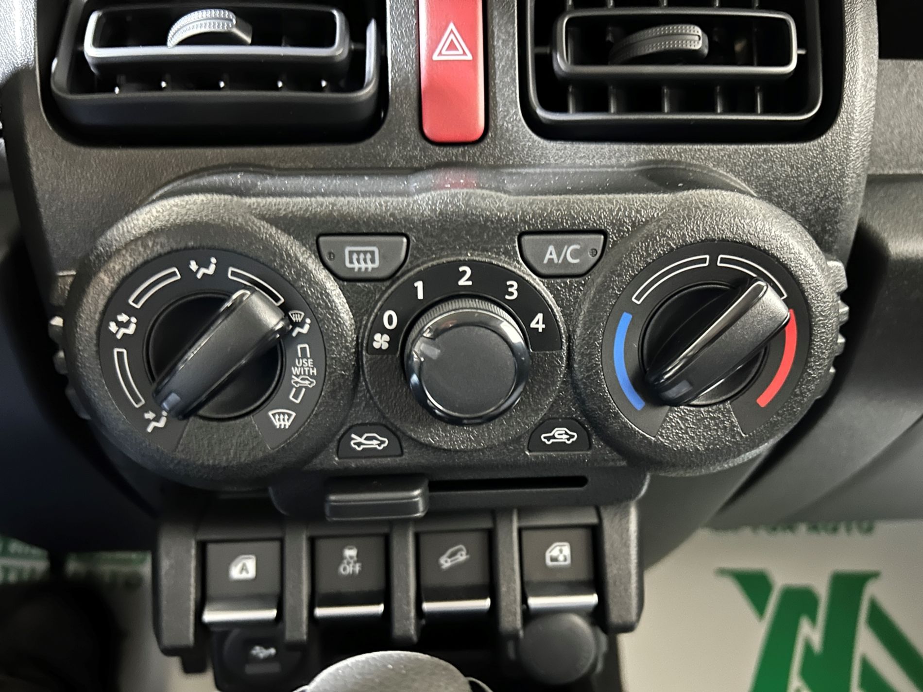 Suzuki Jimny GLX 4 posti 3 porte cambio automatico - Autoviemme