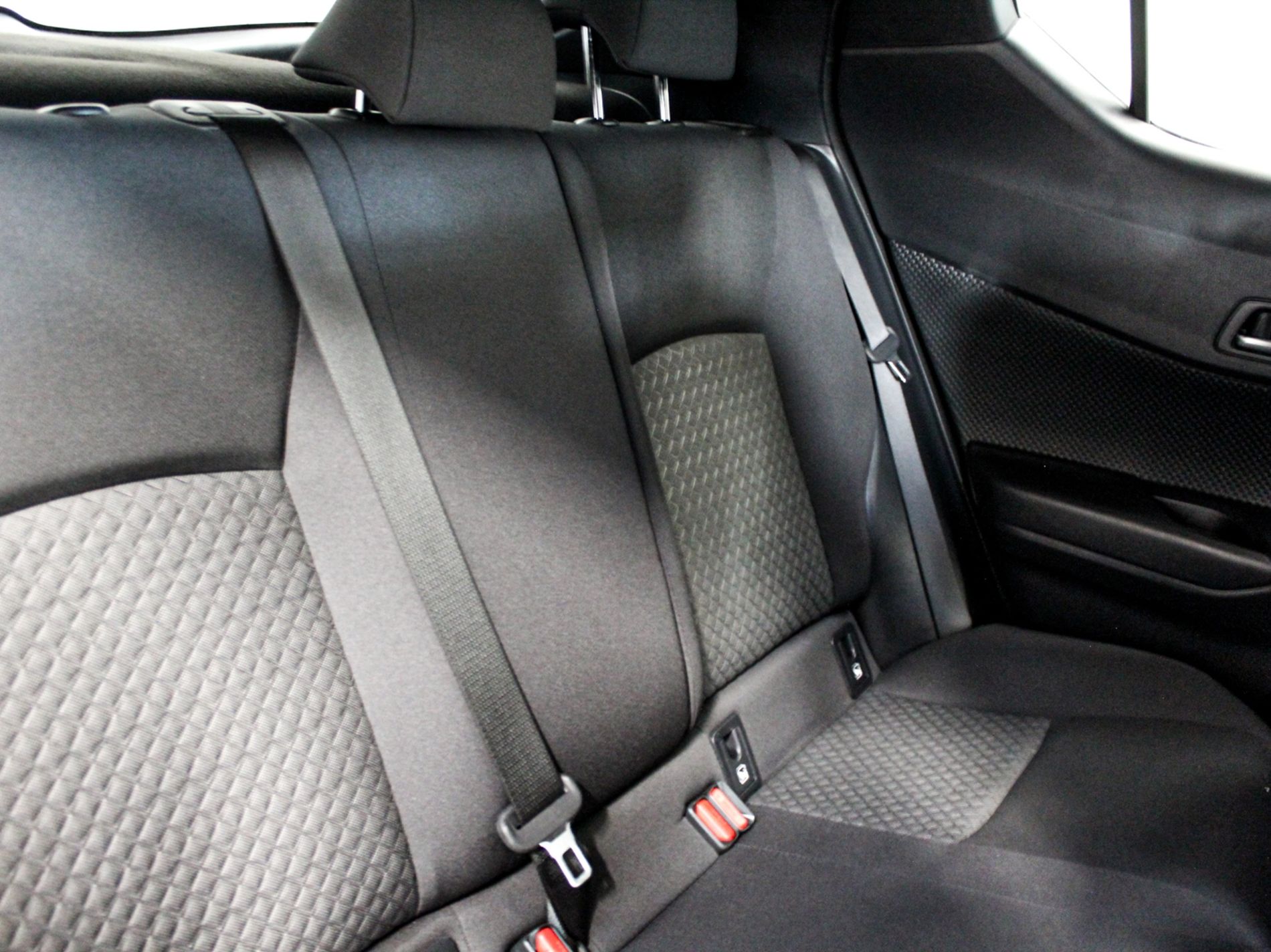 Toyota C-HR 1.8h Lounge e-cvt - Autoviemme