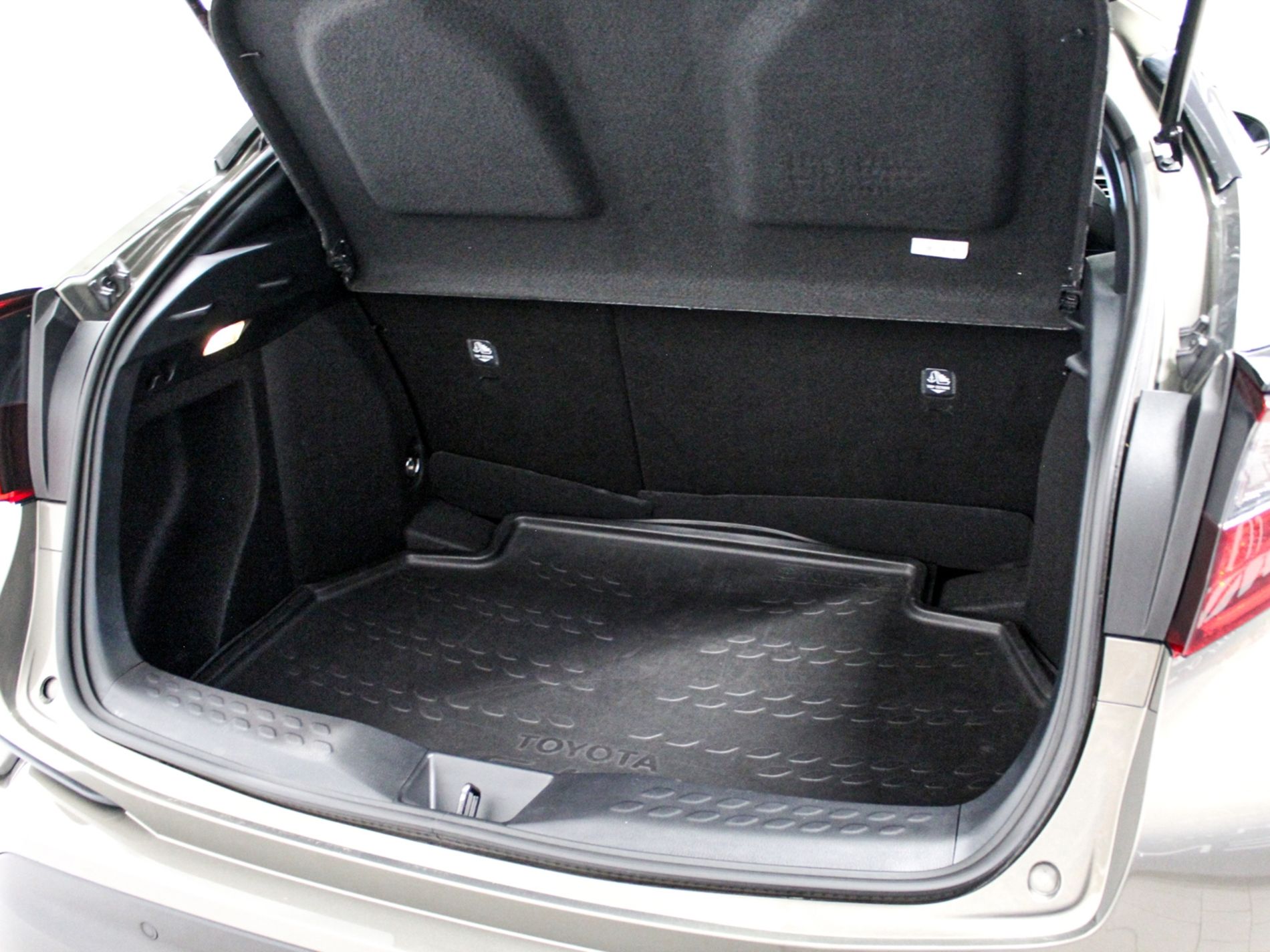 Toyota C-HR 1.8h Lounge e-cvt - Autoviemme