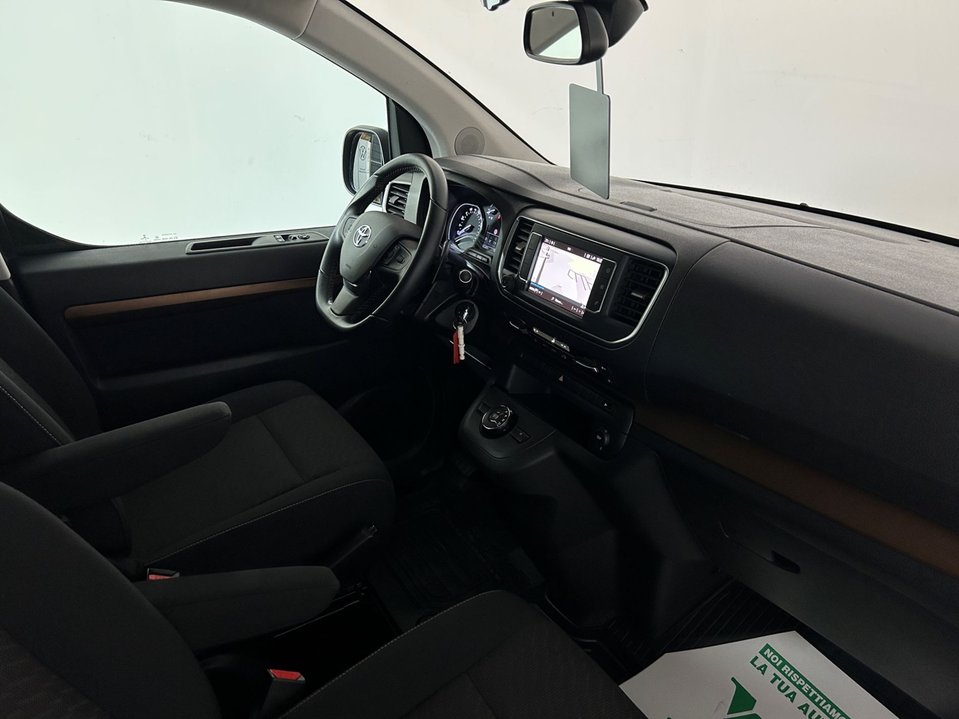 Proace Verso L1 Black Edition 8 posti - Autoviemme