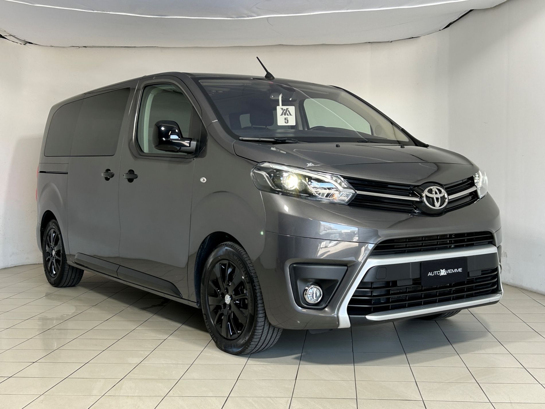 Proace Verso L1 Black Edition 8 posti - Autoviemme