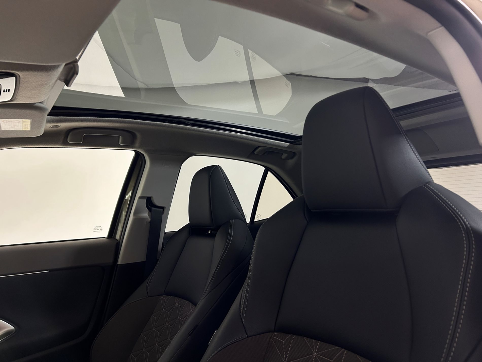 Yaris Cross Lounge 130 cv ufficiale 1 proprietario e 2 tagliandi pre-pagati - Autoviemme