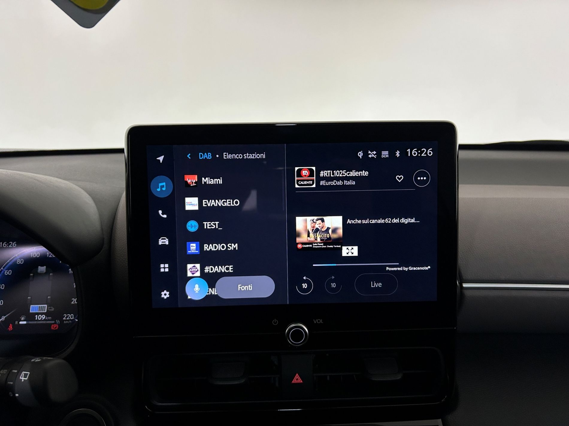 Yaris Cross Lounge 130 cv ufficiale 1 proprietario e 2 tagliandi pre-pagati - Autoviemme