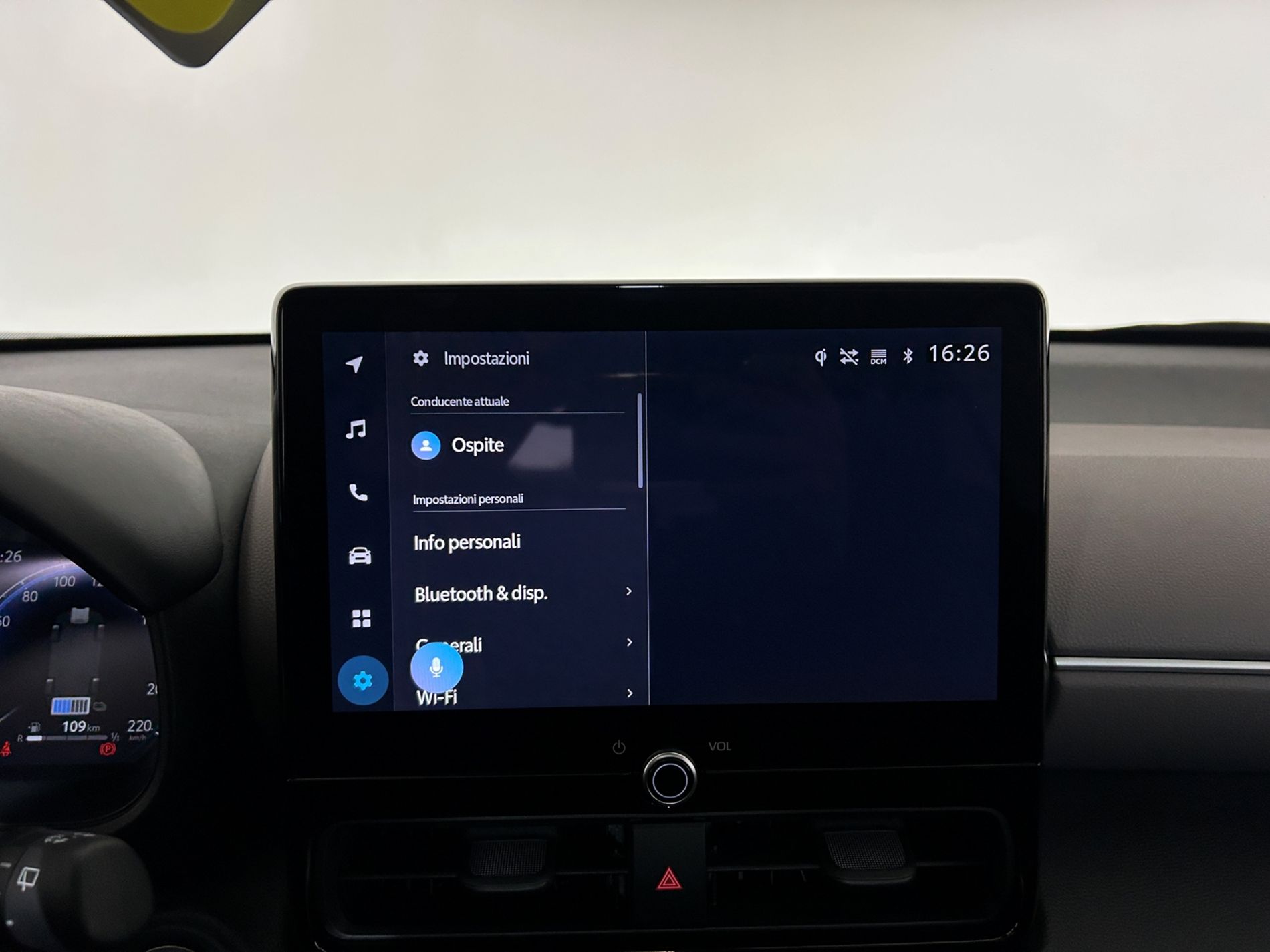 Yaris Cross Lounge 130 cv ufficiale 1 proprietario e 2 tagliandi pre-pagati - Autoviemme