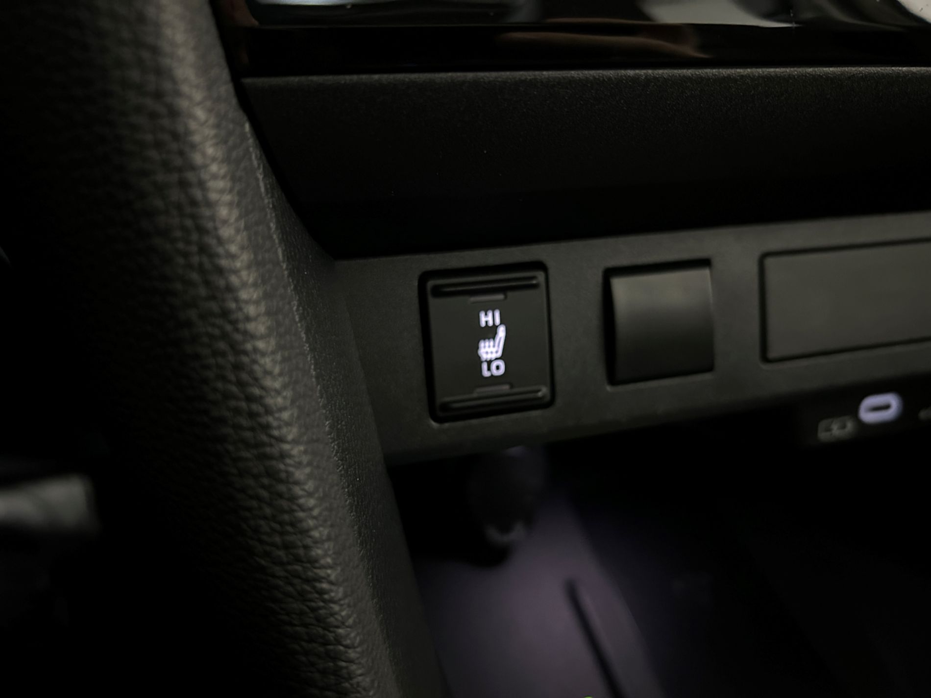 Yaris Cross Lounge 130 cv ufficiale 1 proprietario e 2 tagliandi pre-pagati - Autoviemme