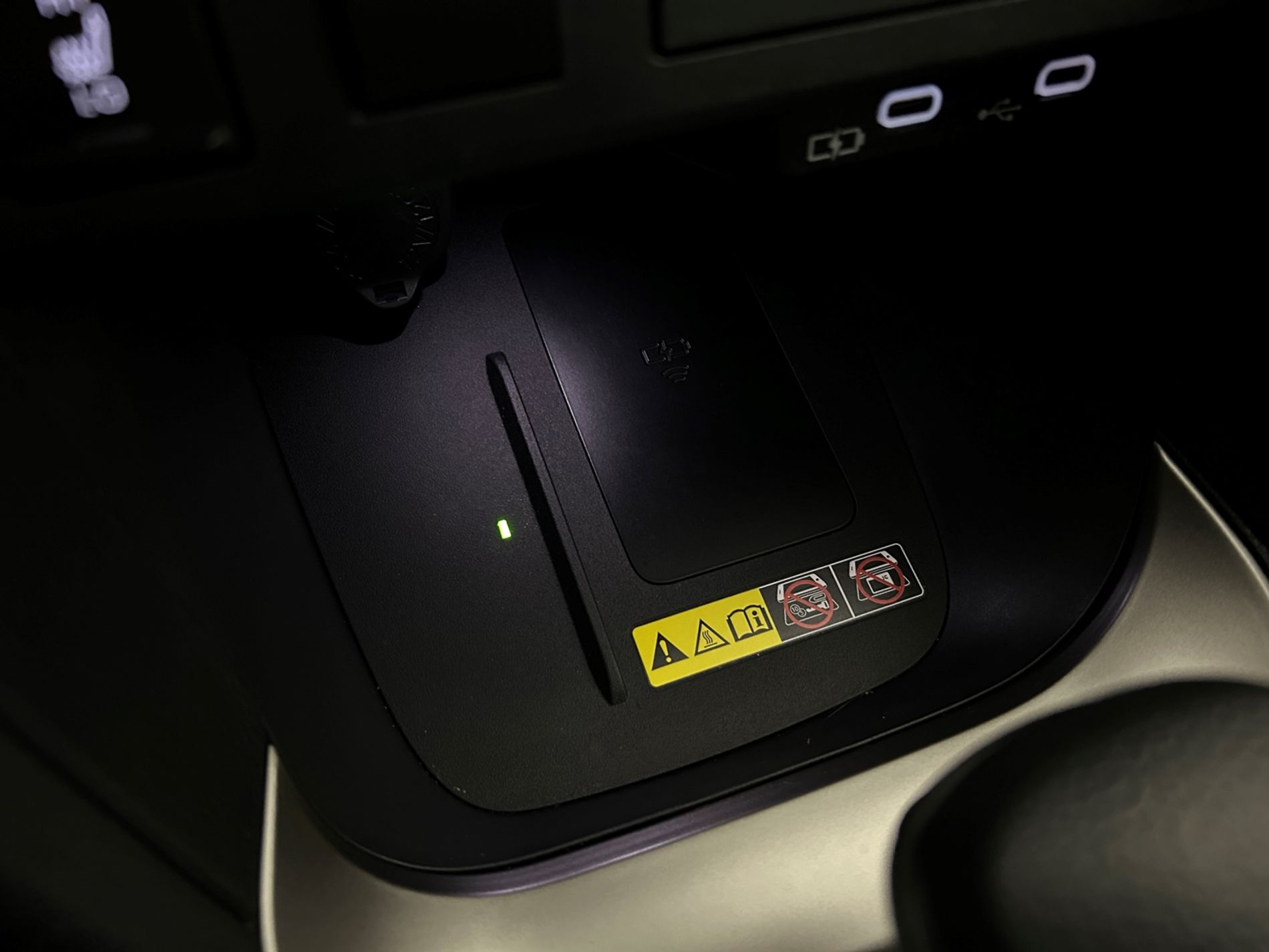 Yaris Cross Lounge 130 cv ufficiale 1 proprietario e 2 tagliandi pre-pagati - Autoviemme