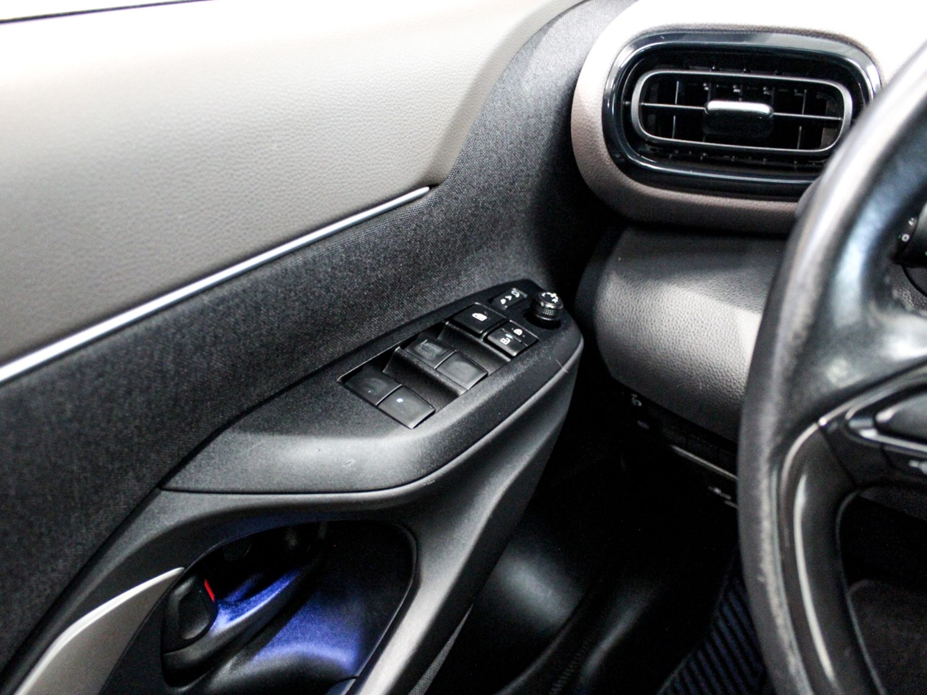 Yaris Cross 1.5h Lounge fwd 116cv e-cvt - Autoviemme