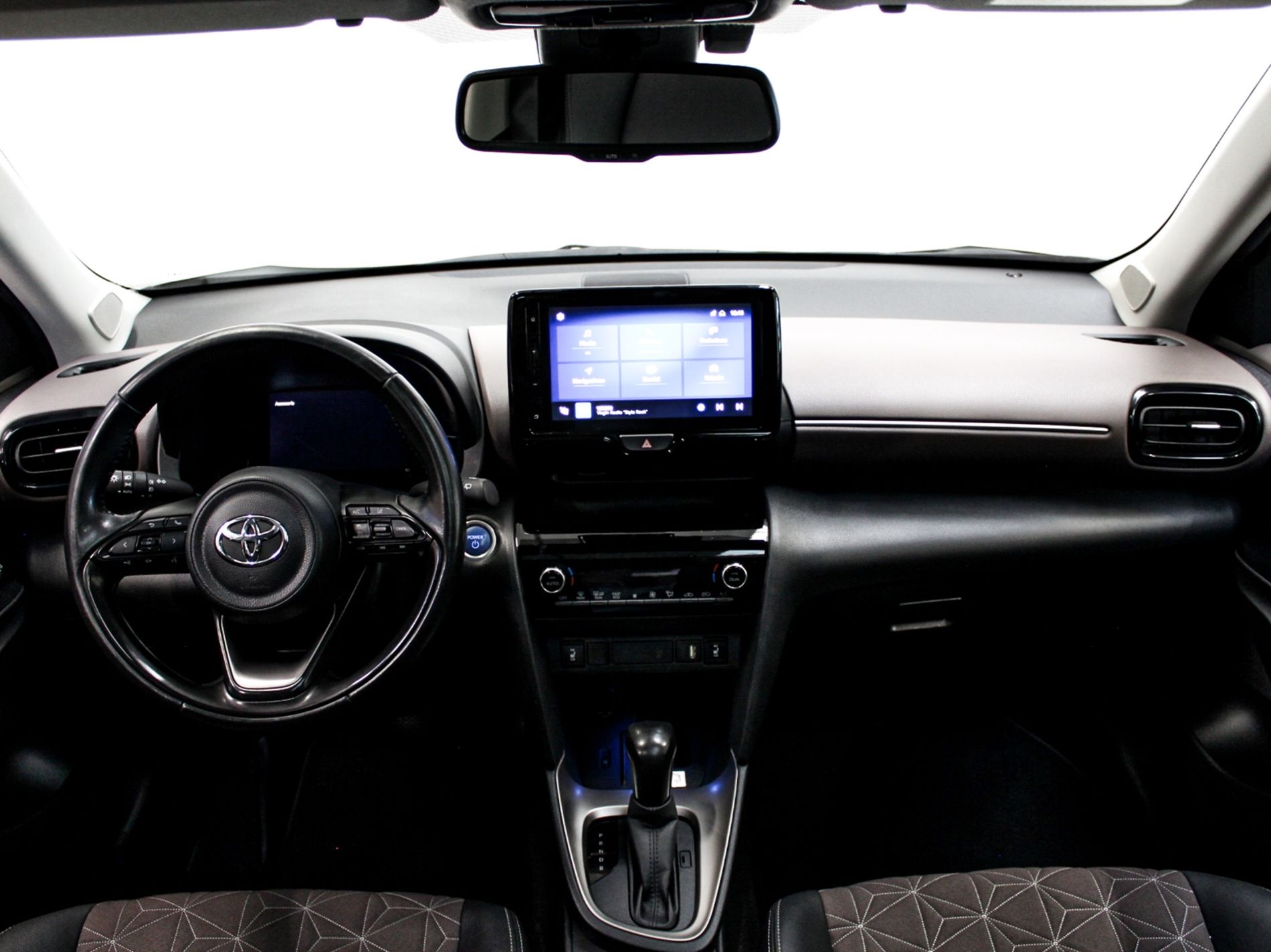 Yaris Cross 1.5h Lounge fwd 116cv e-cvt - Autoviemme