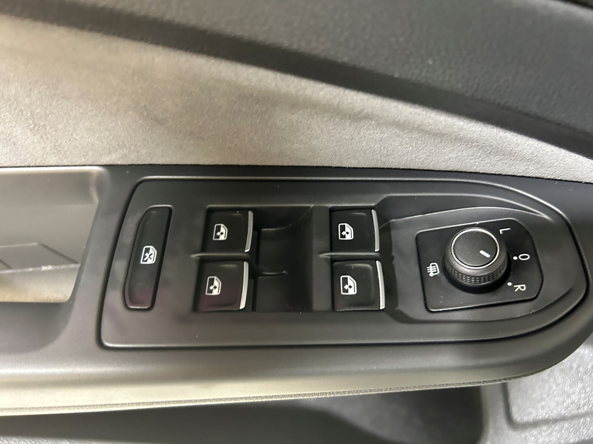 Volkswagen Golf 1.5 etsi evo R-Line 130 cv dsg - Autoviemme