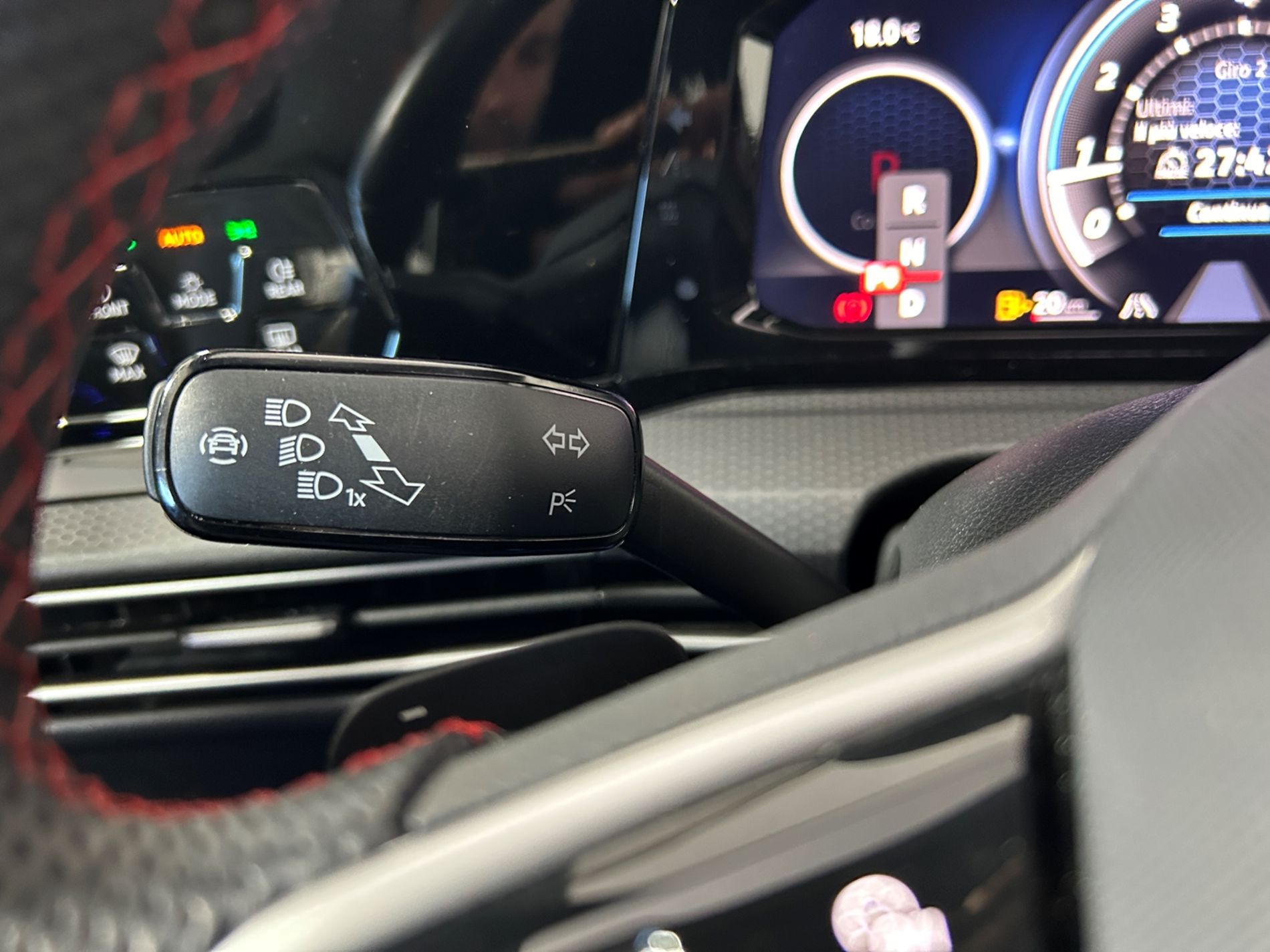 Volkswagen Golf 2.0 tsi GTI 245 cv dsg Tetto apribile sedili in pelle ventilati - Autoviemme