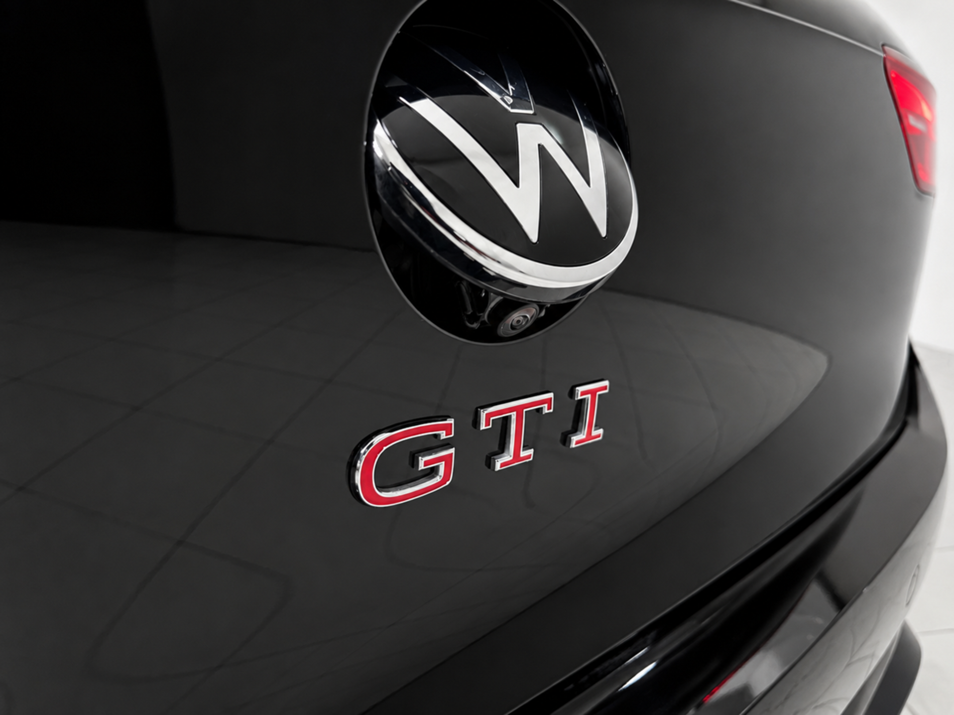 Volkswagen Golf GTI 245cv - Autoviemme
