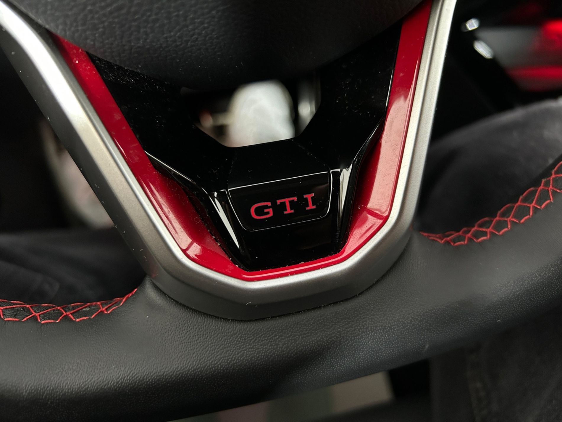 Volkswagen Golf GTI 245cv - Autoviemme