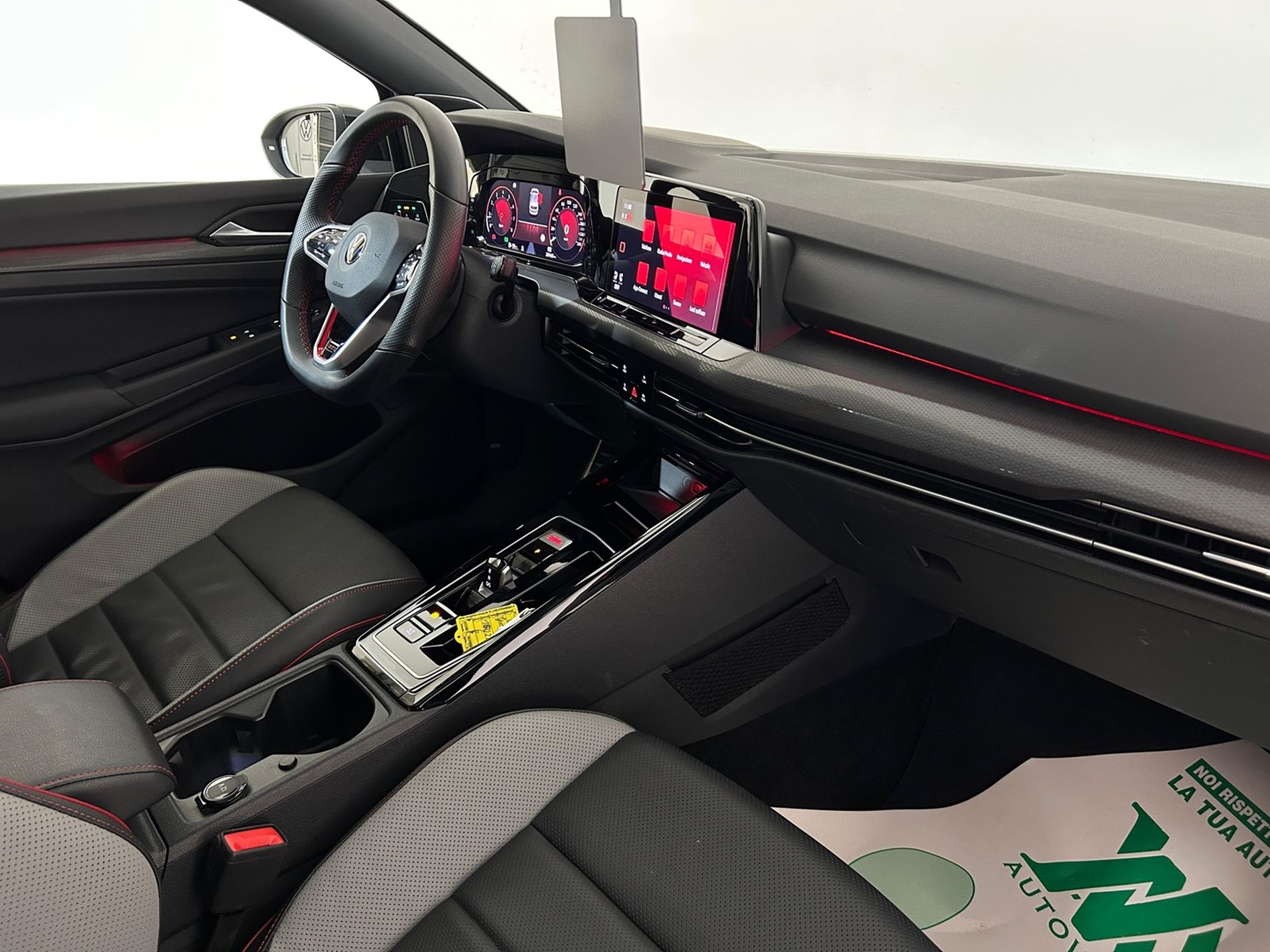 Volkswagen Golf GTI 245cv - Autoviemme