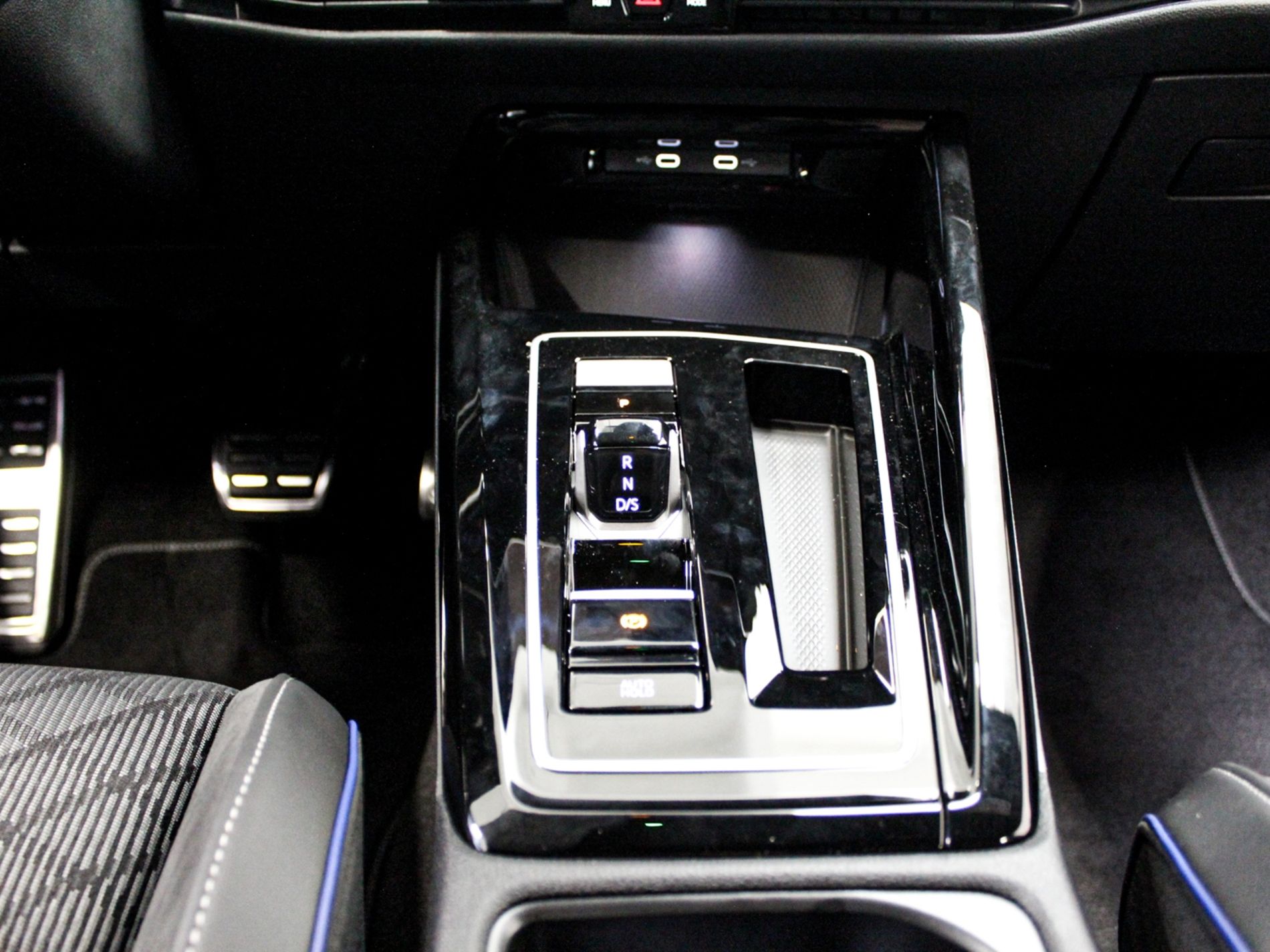 NUOVA GOLF R-LINE PLUS 1.5 ETSI DSG - Autoviemme