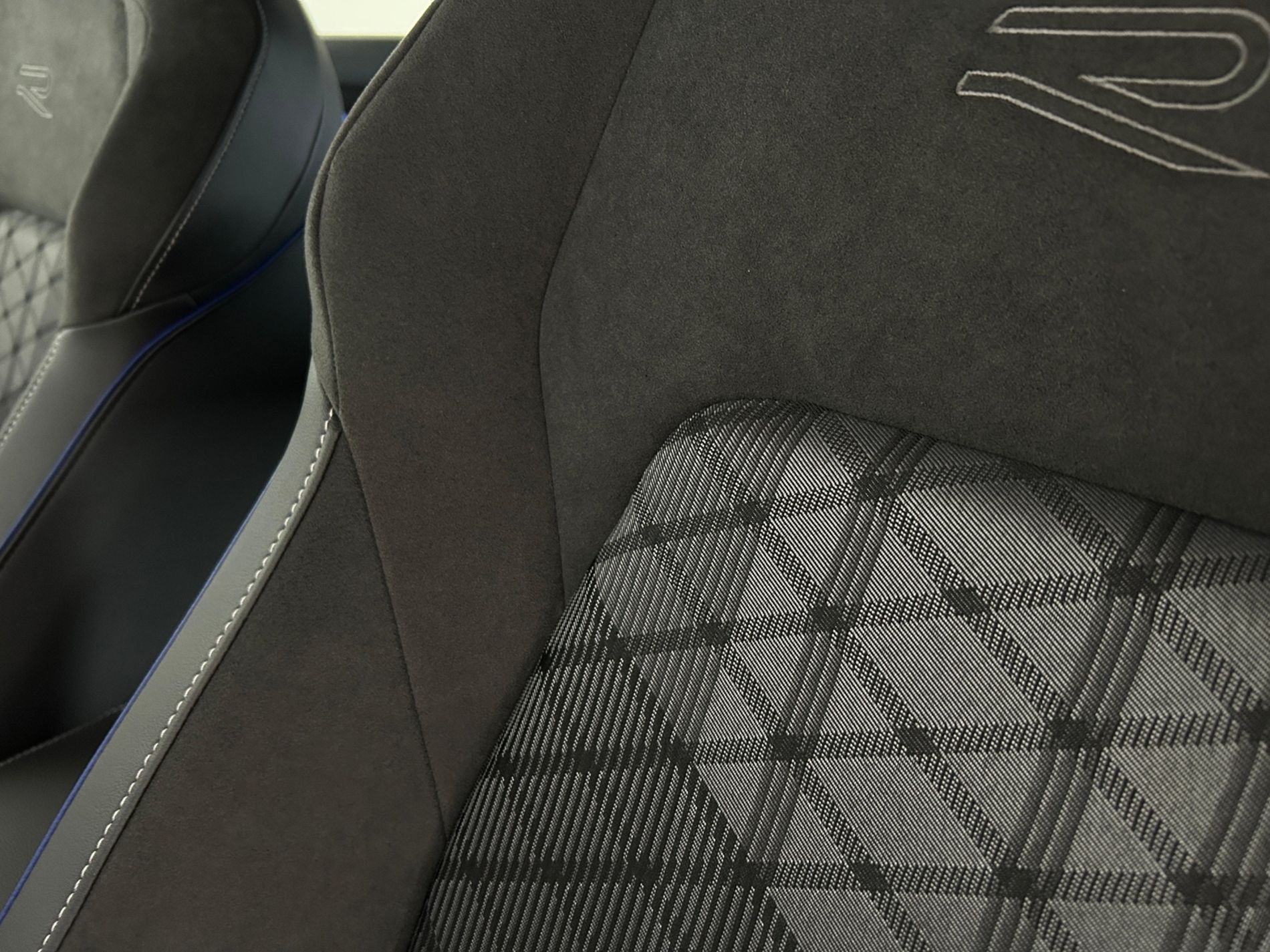 Golf 2.0 tdi R-Line Plus 150cv dsg - Autoviemme