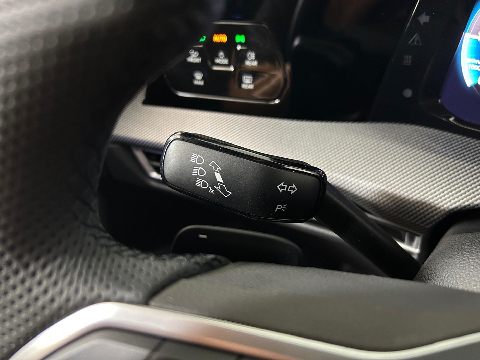 Golf 2.0 tdi R-Line Plus 150cv dsg - Autoviemme