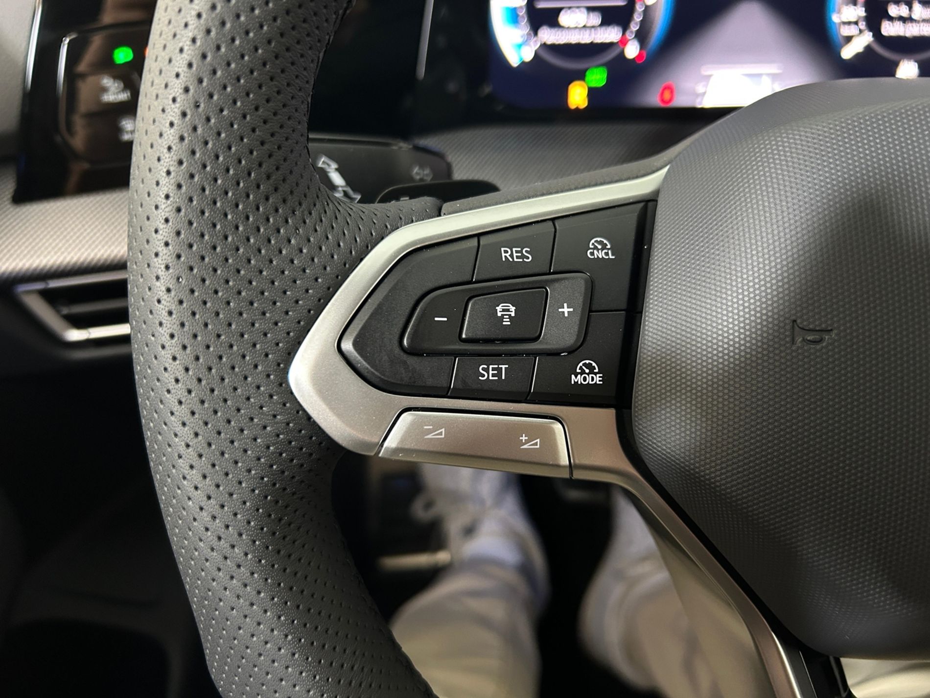 Golf 2.0 tdi R-Line Plus 150cv dsg - Autoviemme