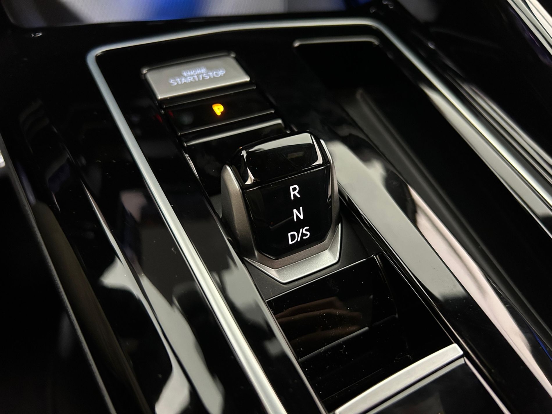 Golf 2.0 tdi R-Line Plus 150cv dsg - Autoviemme