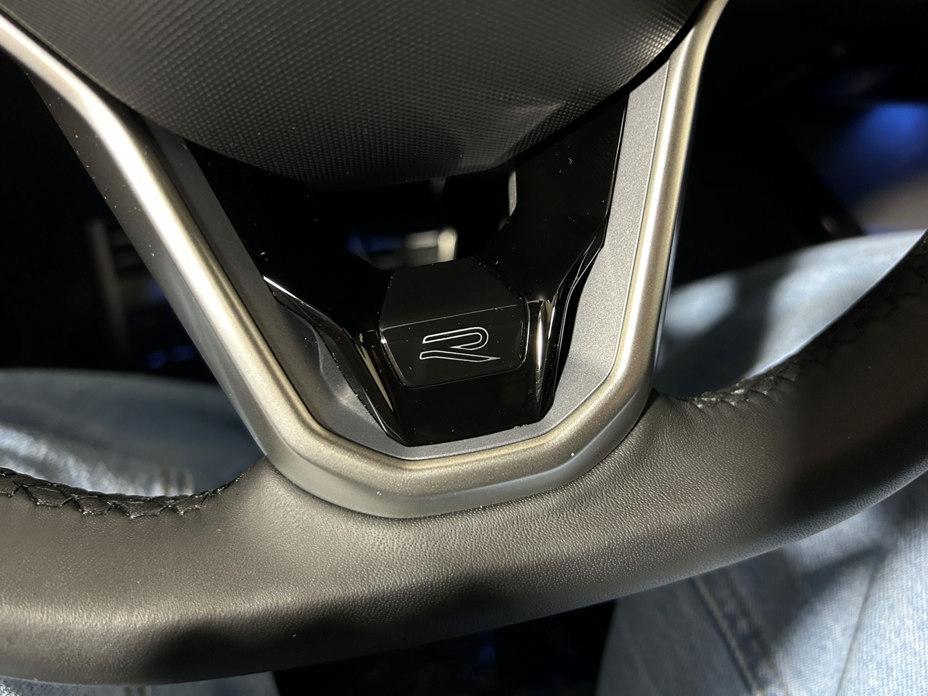 Golf R-Line 150cv dsg - Autoviemme