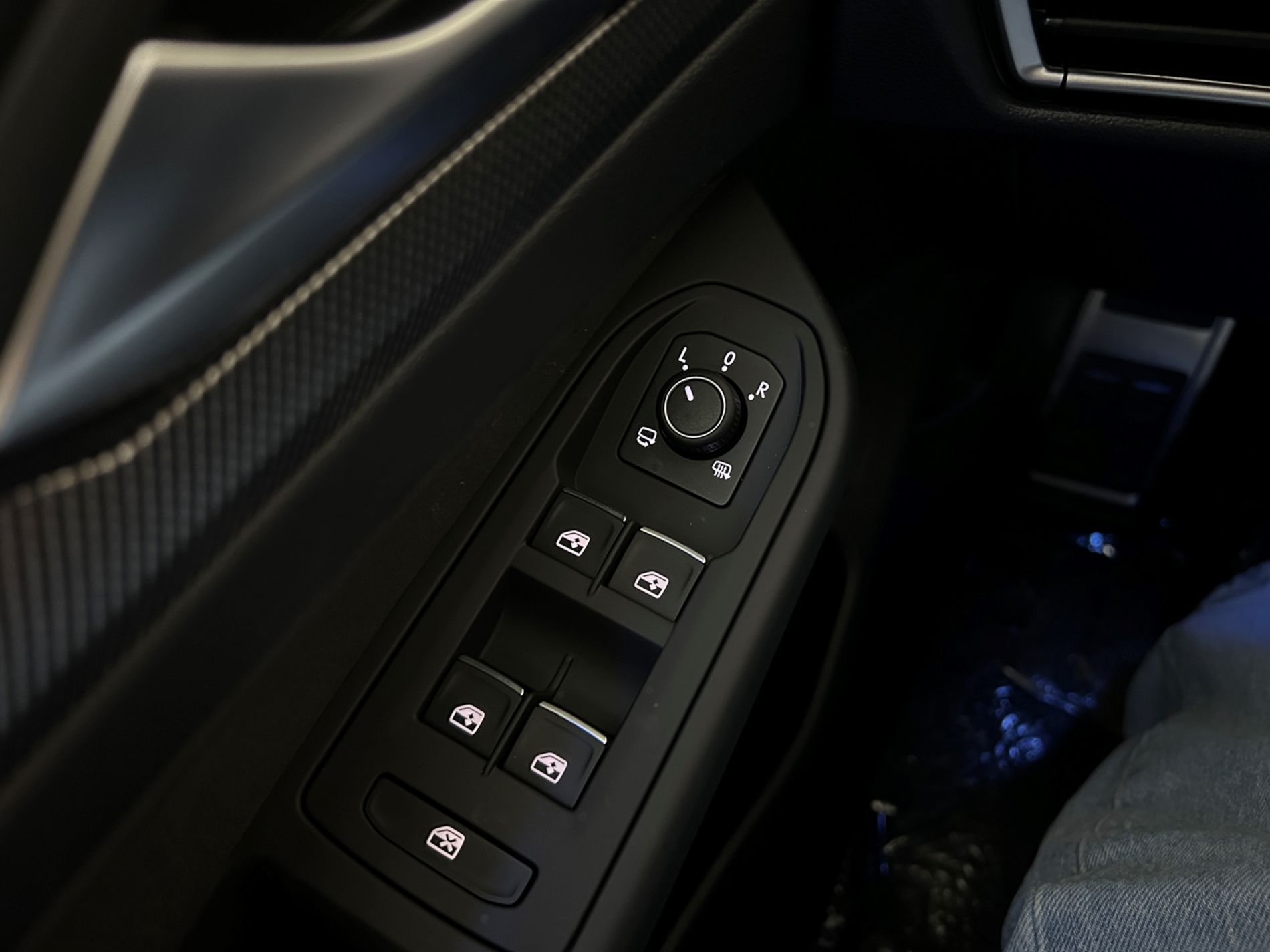 Golf R-Line 150cv dsg - Autoviemme