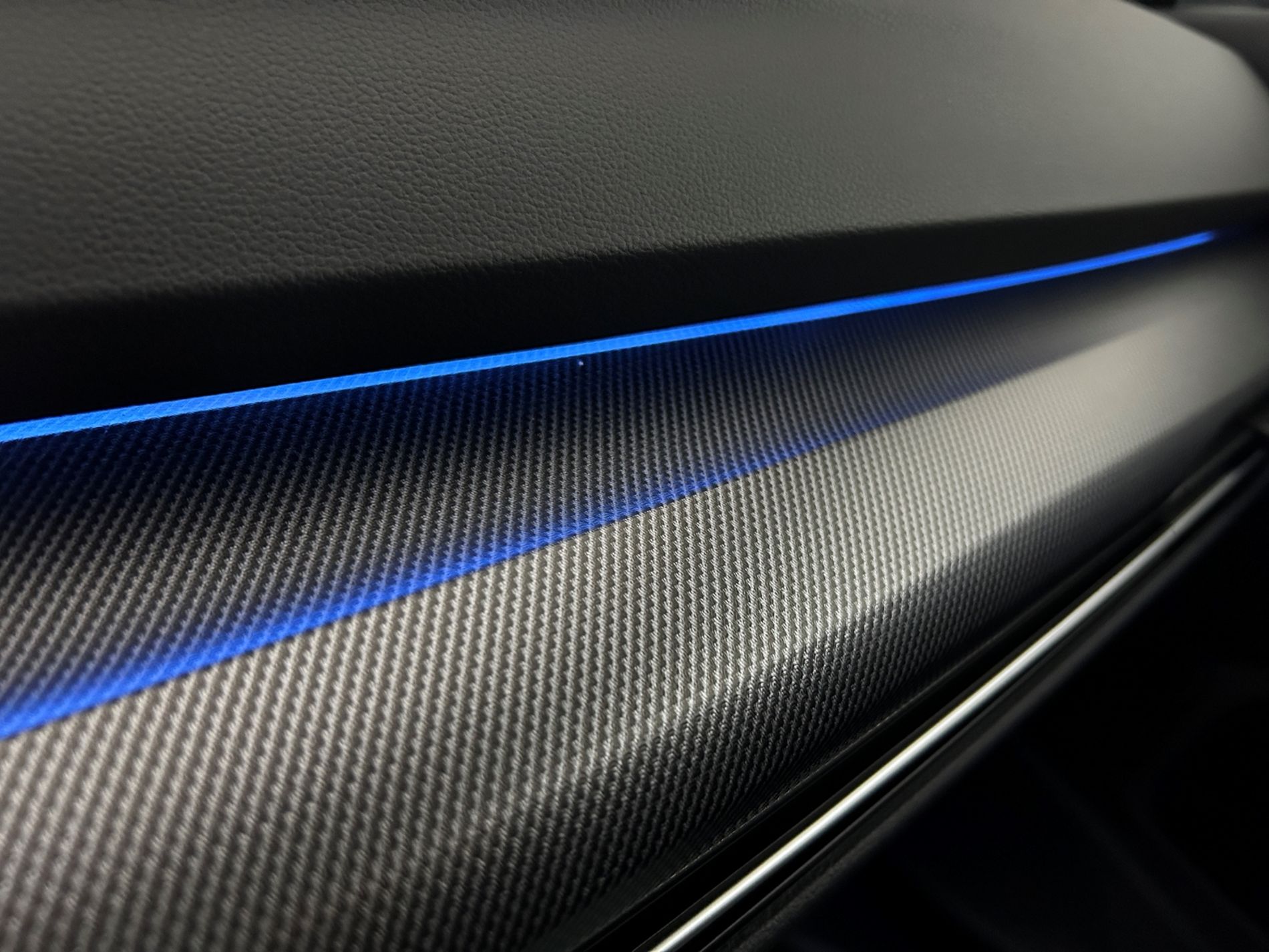 Golf R-Line 150cv dsg - Autoviemme