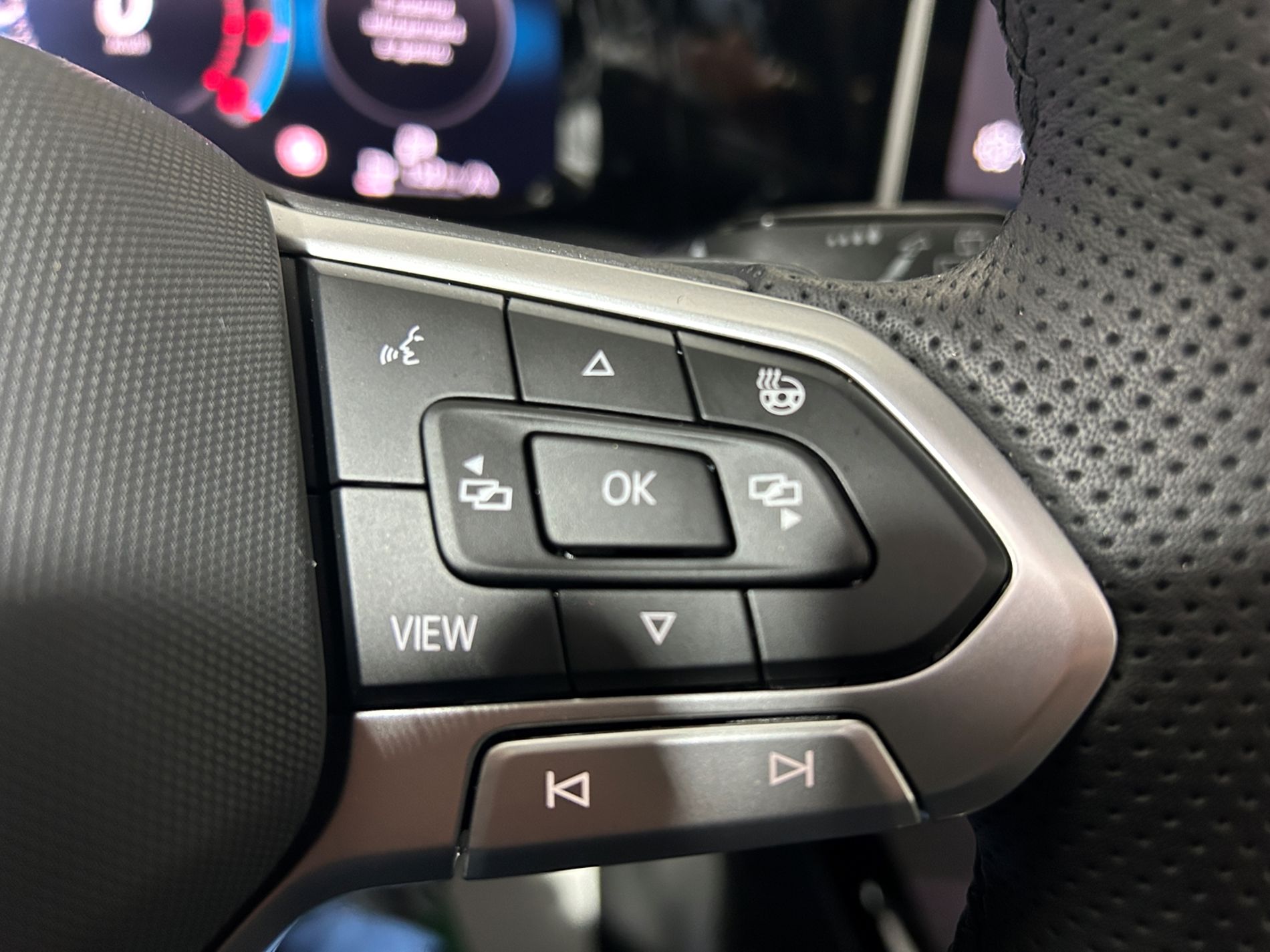 Golf 1.5 etsi R-Line 150cv dsg - Autoviemme