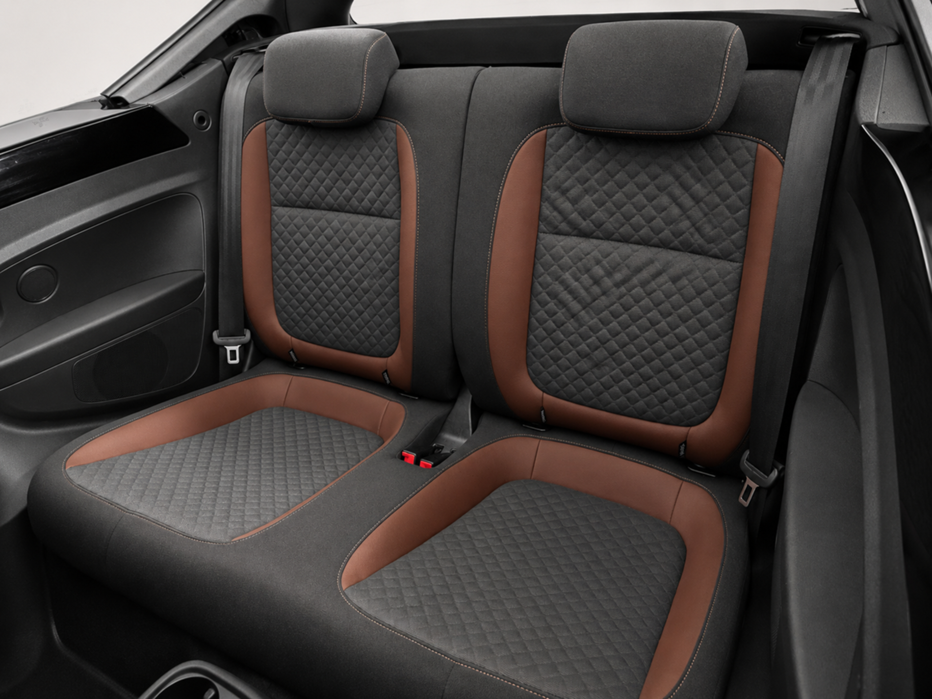 Volkswagen Maggiolino cabrio 1.2 All Star benzina 104 cv - Autoviemme