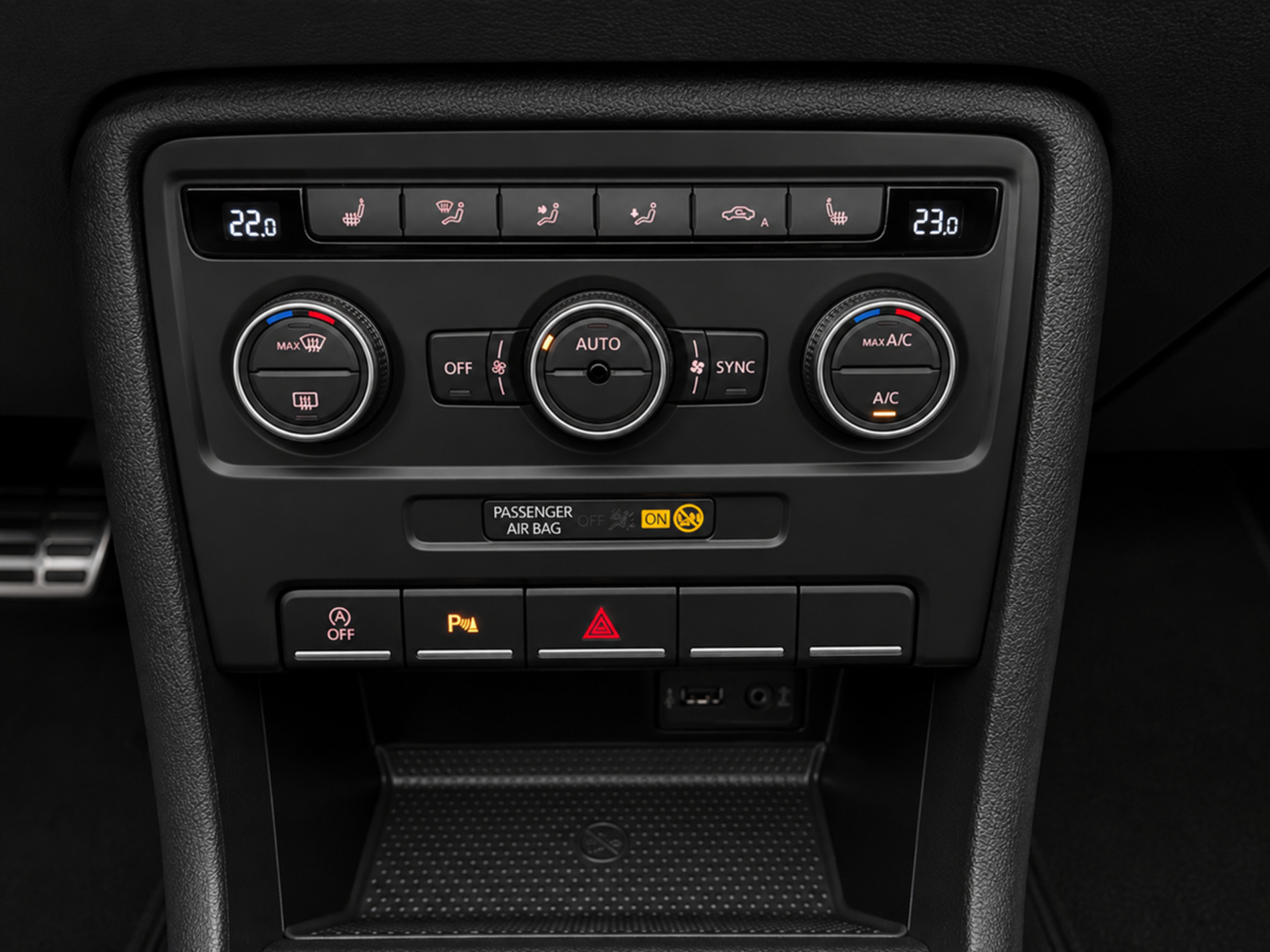 Volkswagen Maggiolino cabrio 1.2 All Star benzina 104 cv - Autoviemme