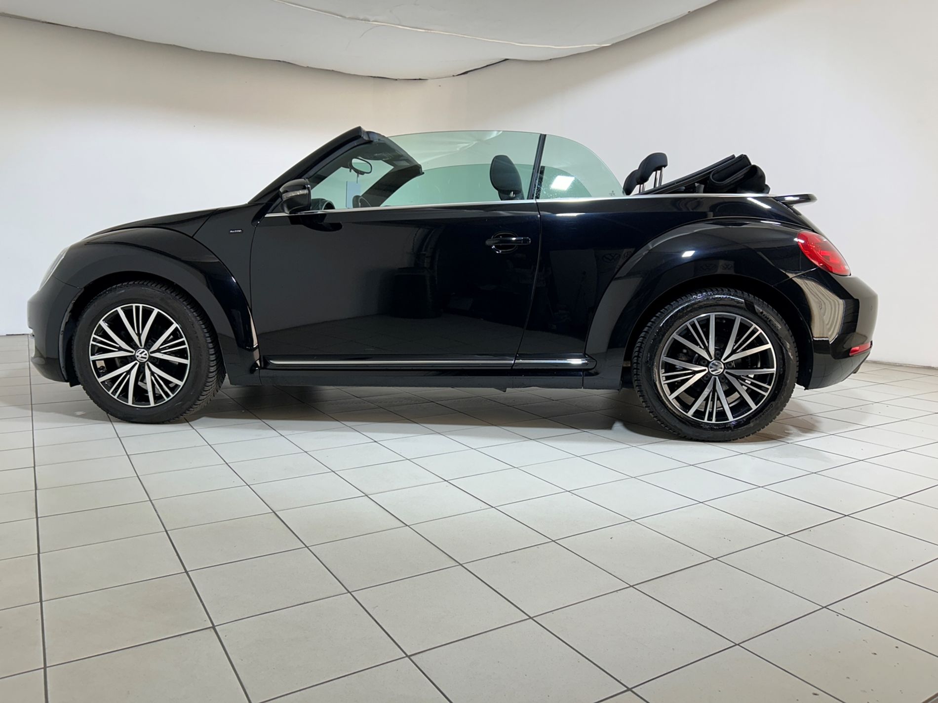 Volkswagen Maggiolino cabrio 1.2 All Star benzina 104 cv - Autoviemme