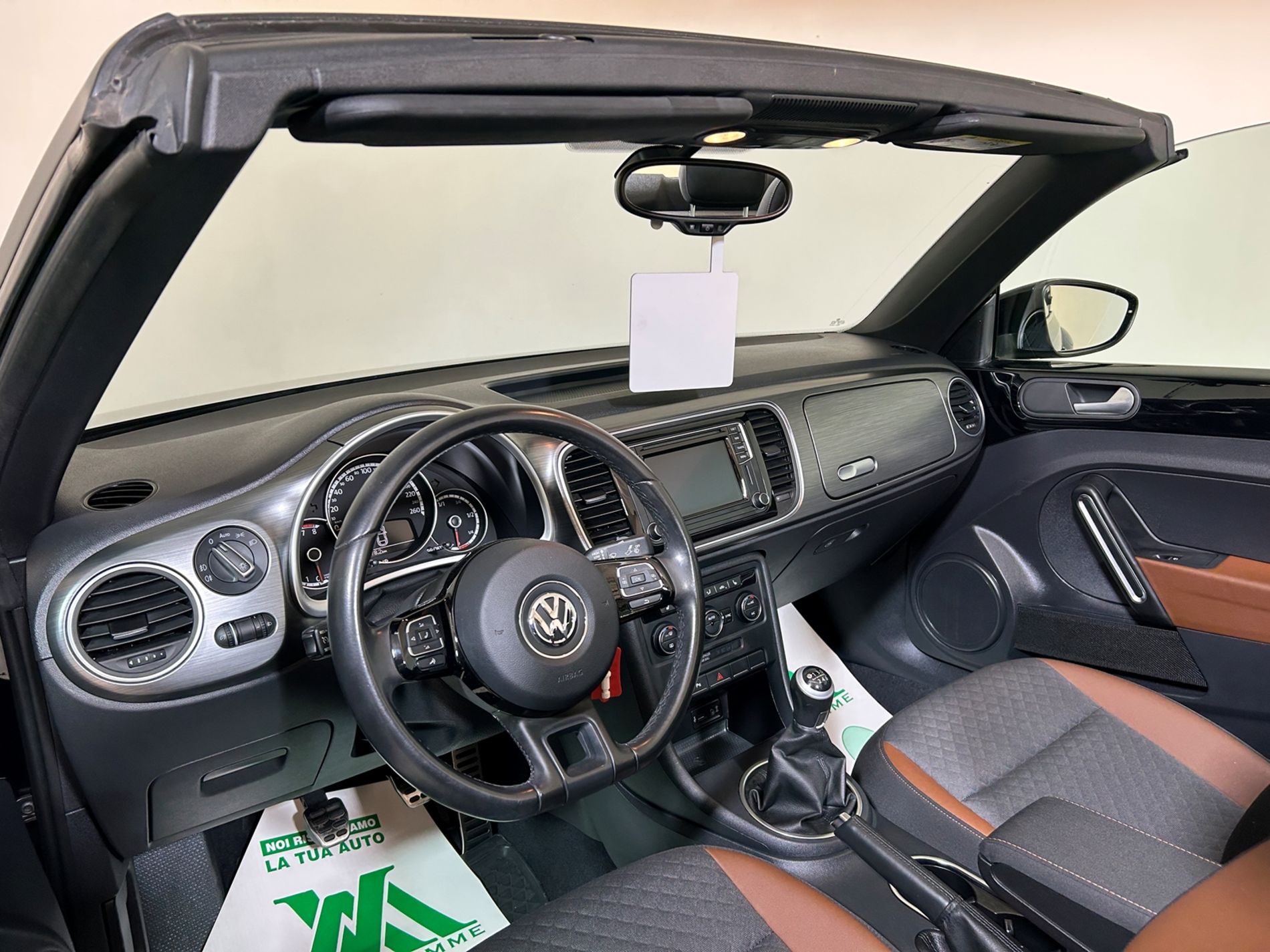 Volkswagen Maggiolino cabrio 1.2 All Star benzina 104 cv - Autoviemme
