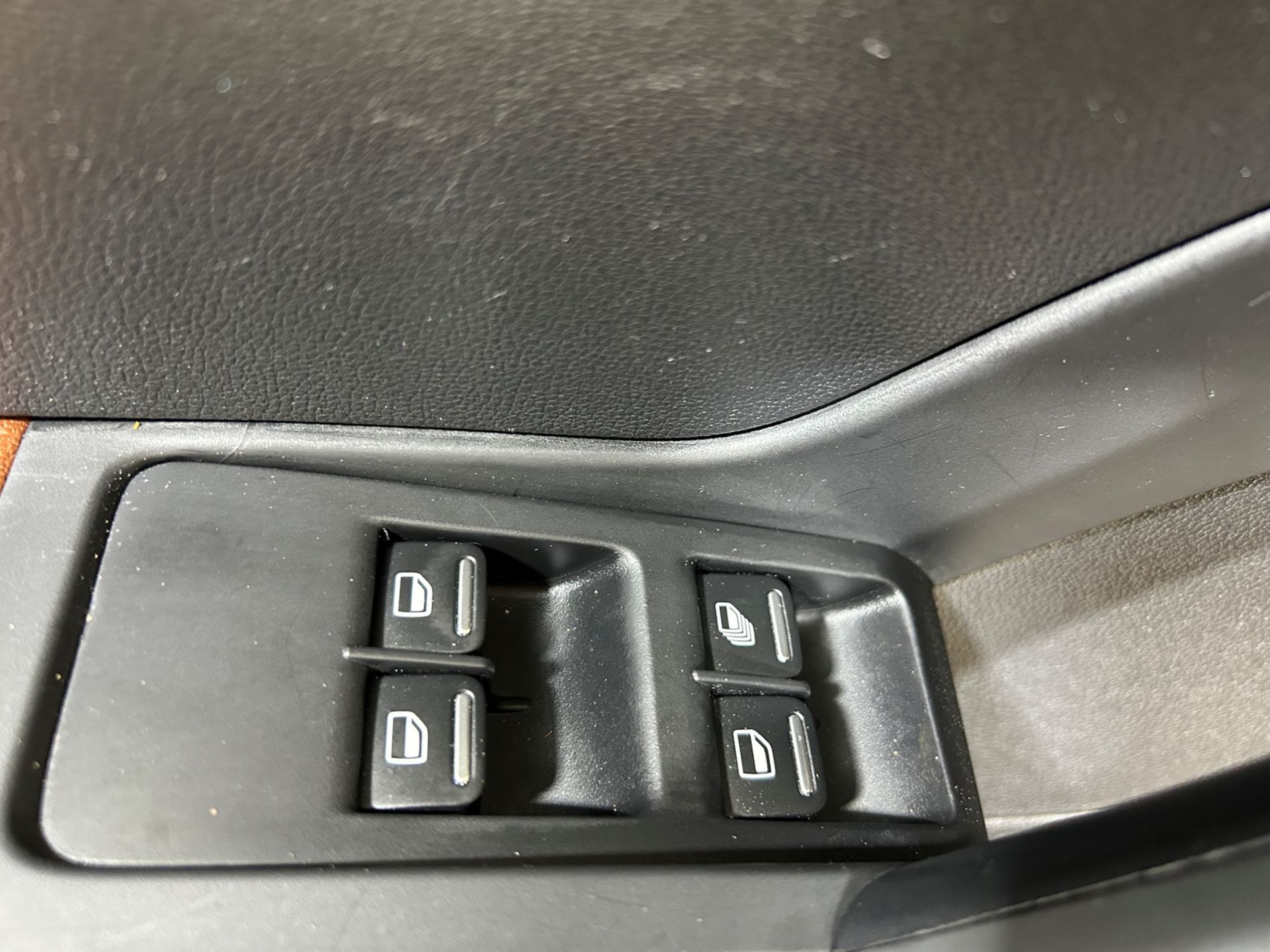 Volkswagen Maggiolino cabrio 1.2 All Star benzina 104 cv - Autoviemme