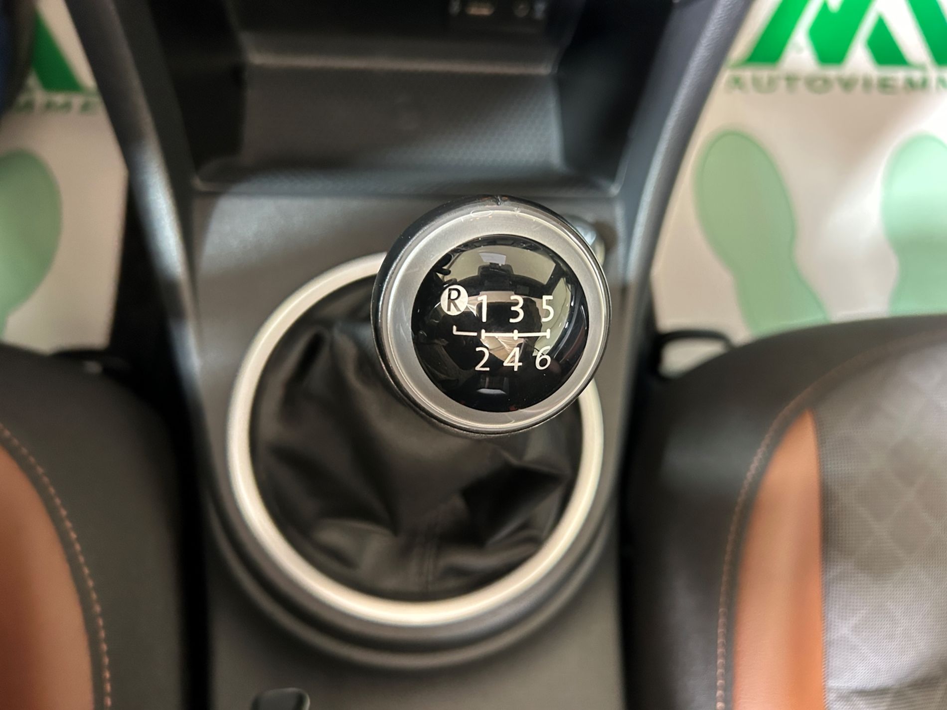 Volkswagen Maggiolino cabrio 1.2 All Star benzina 104 cv - Autoviemme