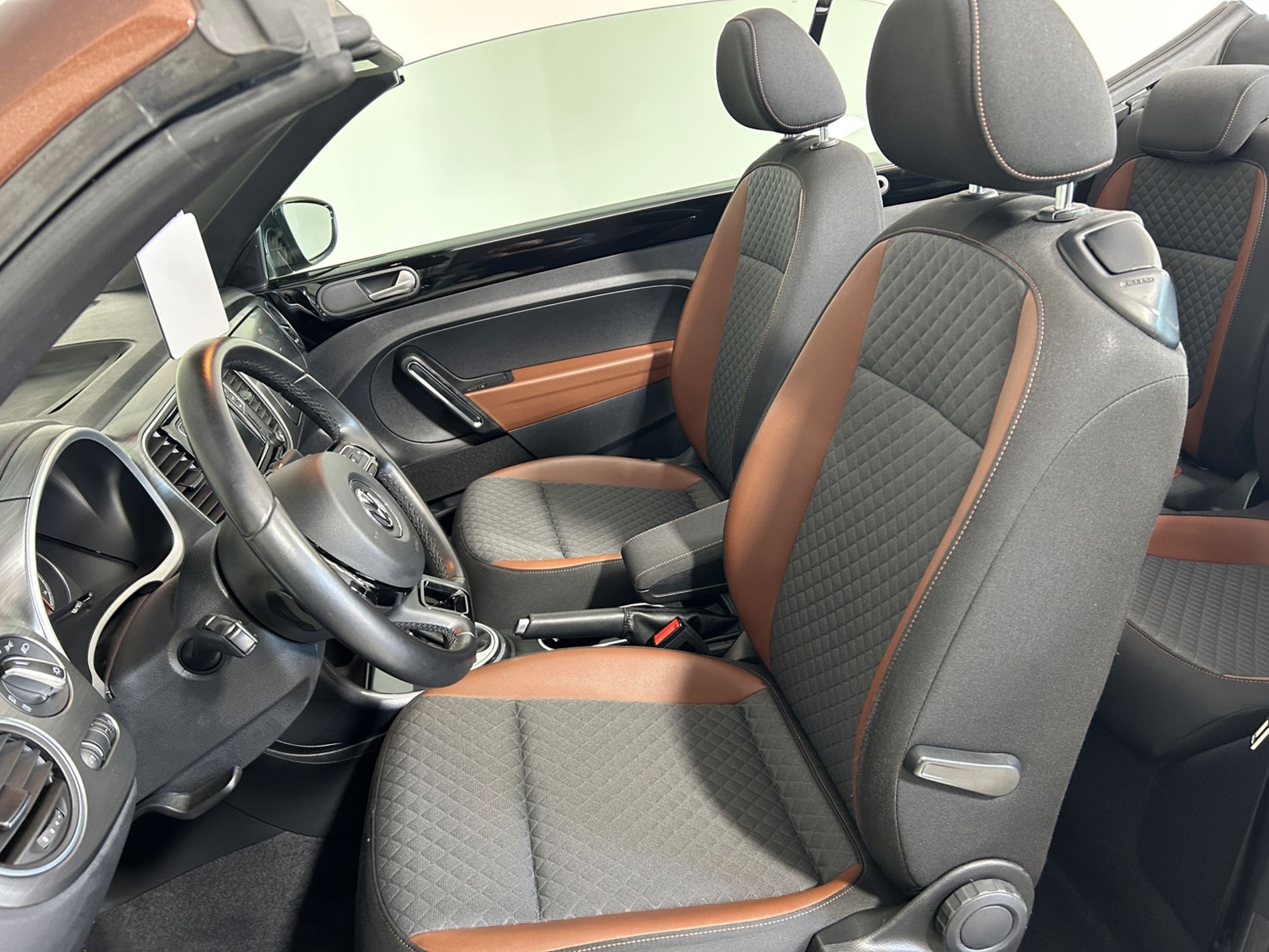 Volkswagen Maggiolino cabrio All Star 1.4 DSG benzina 150 cv - Autoviemme