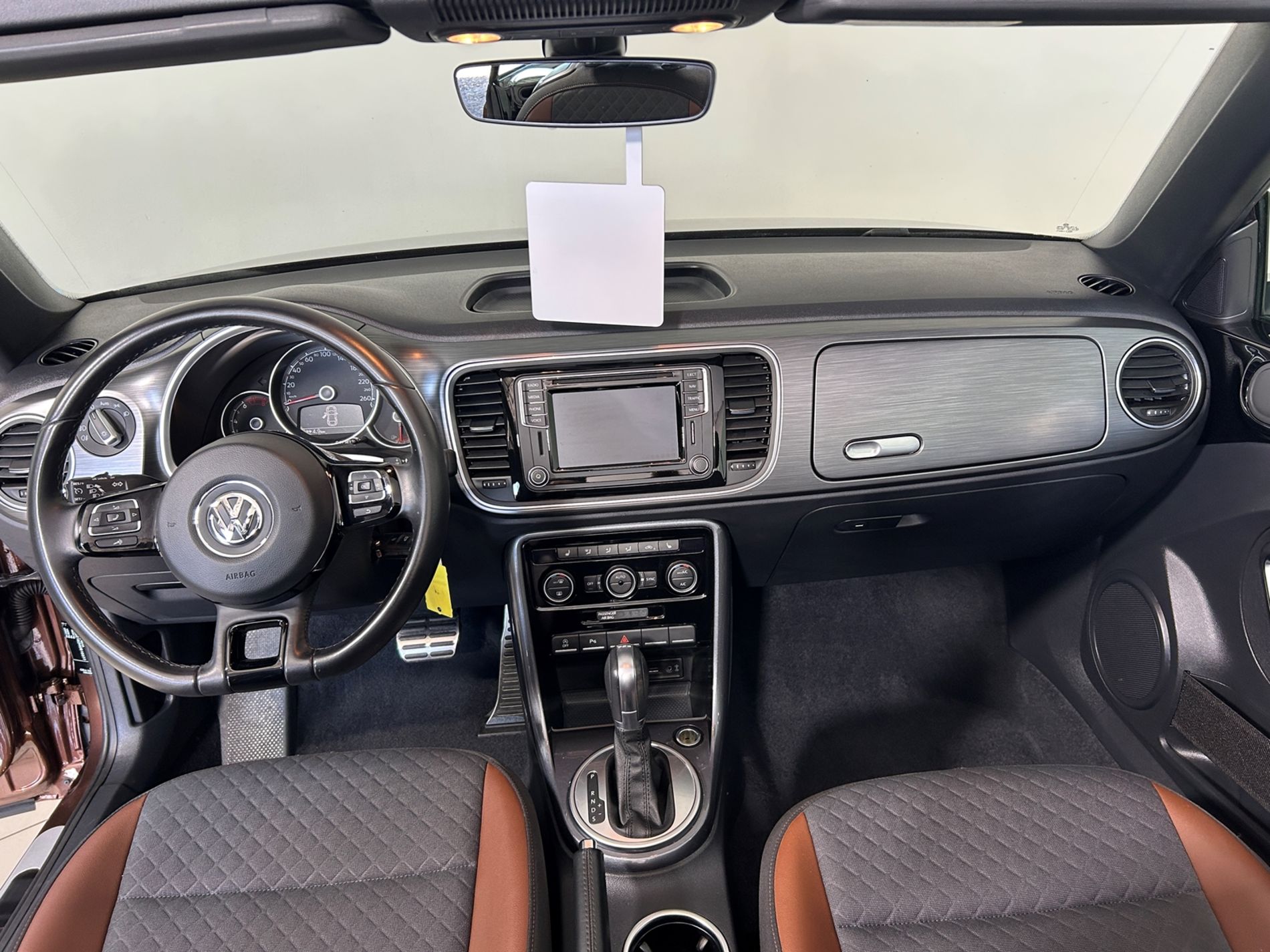 Volkswagen Maggiolino cabrio All Star 1.4 DSG benzina 150 cv - Autoviemme