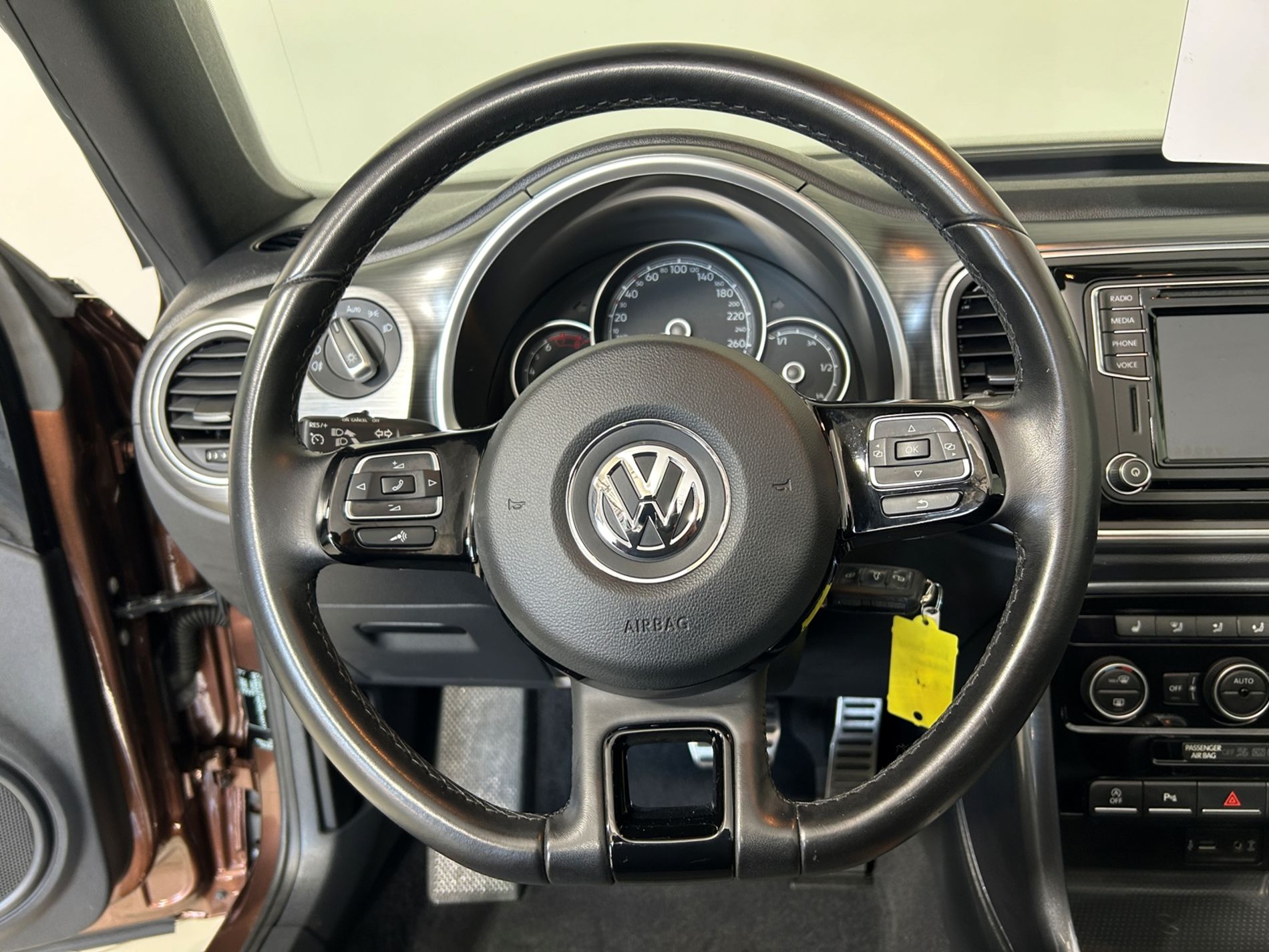 Volkswagen Maggiolino cabrio All Star 1.4 DSG benzina 150 cv - Autoviemme
