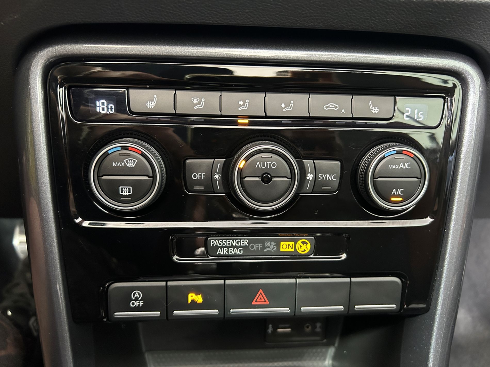 Volkswagen Maggiolino cabrio All Star 1.4 DSG benzina 150 cv - Autoviemme