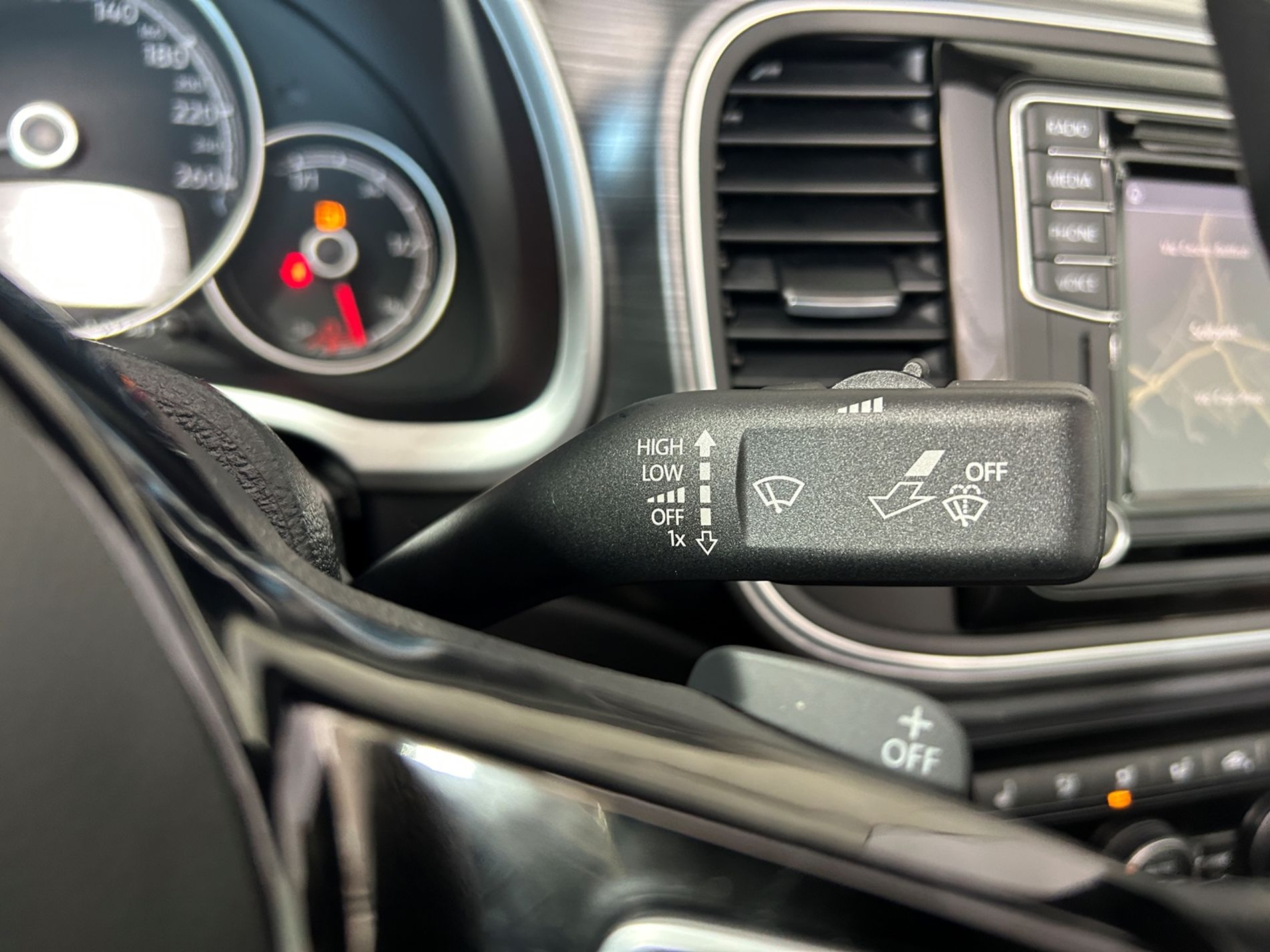 Volkswagen Maggiolino cabrio All Star 1.4 DSG benzina 150 cv - Autoviemme
