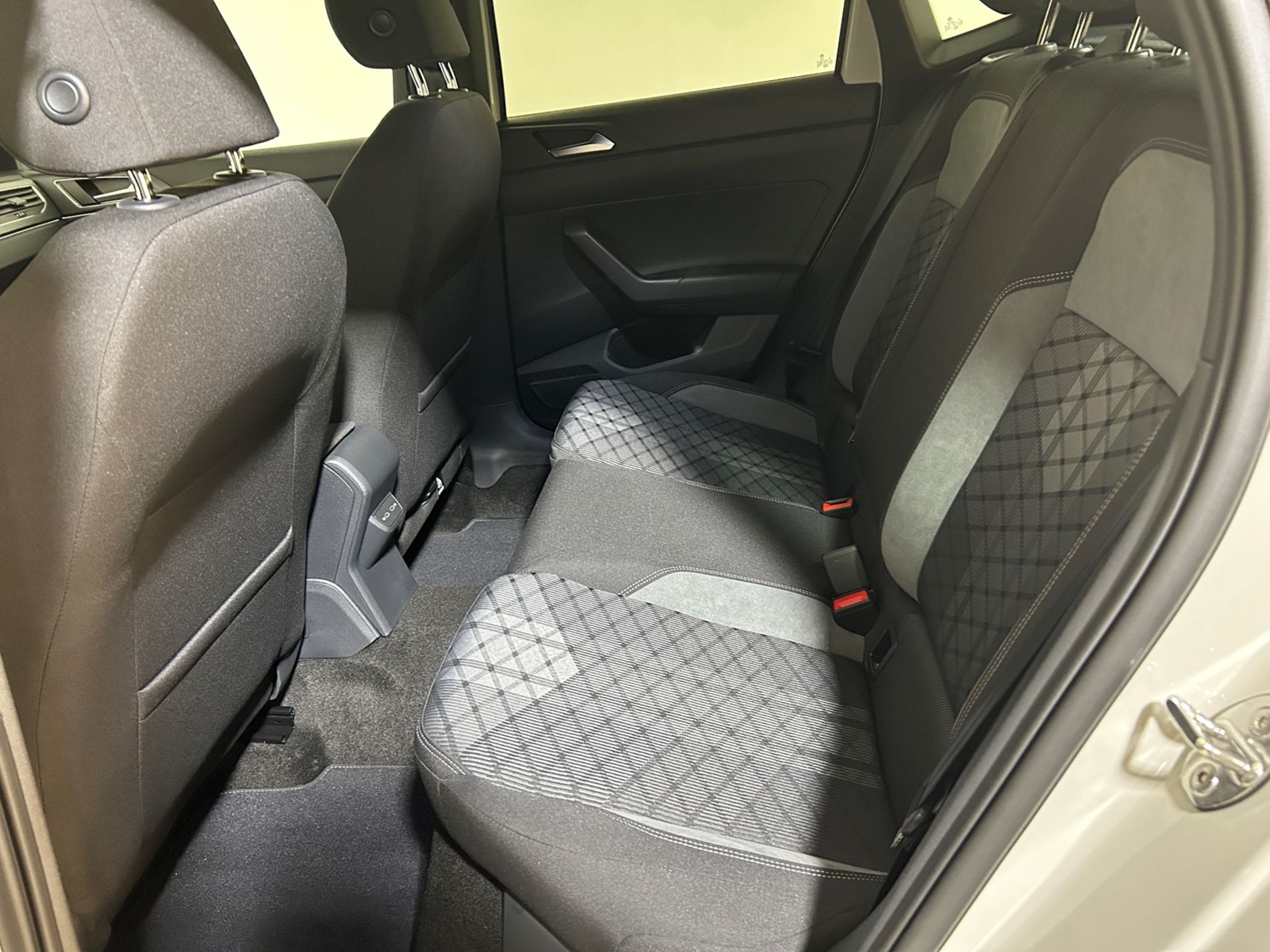 Vw Polo 1.0 tsi R-Line Plus 95 cv km zero - Autoviemme