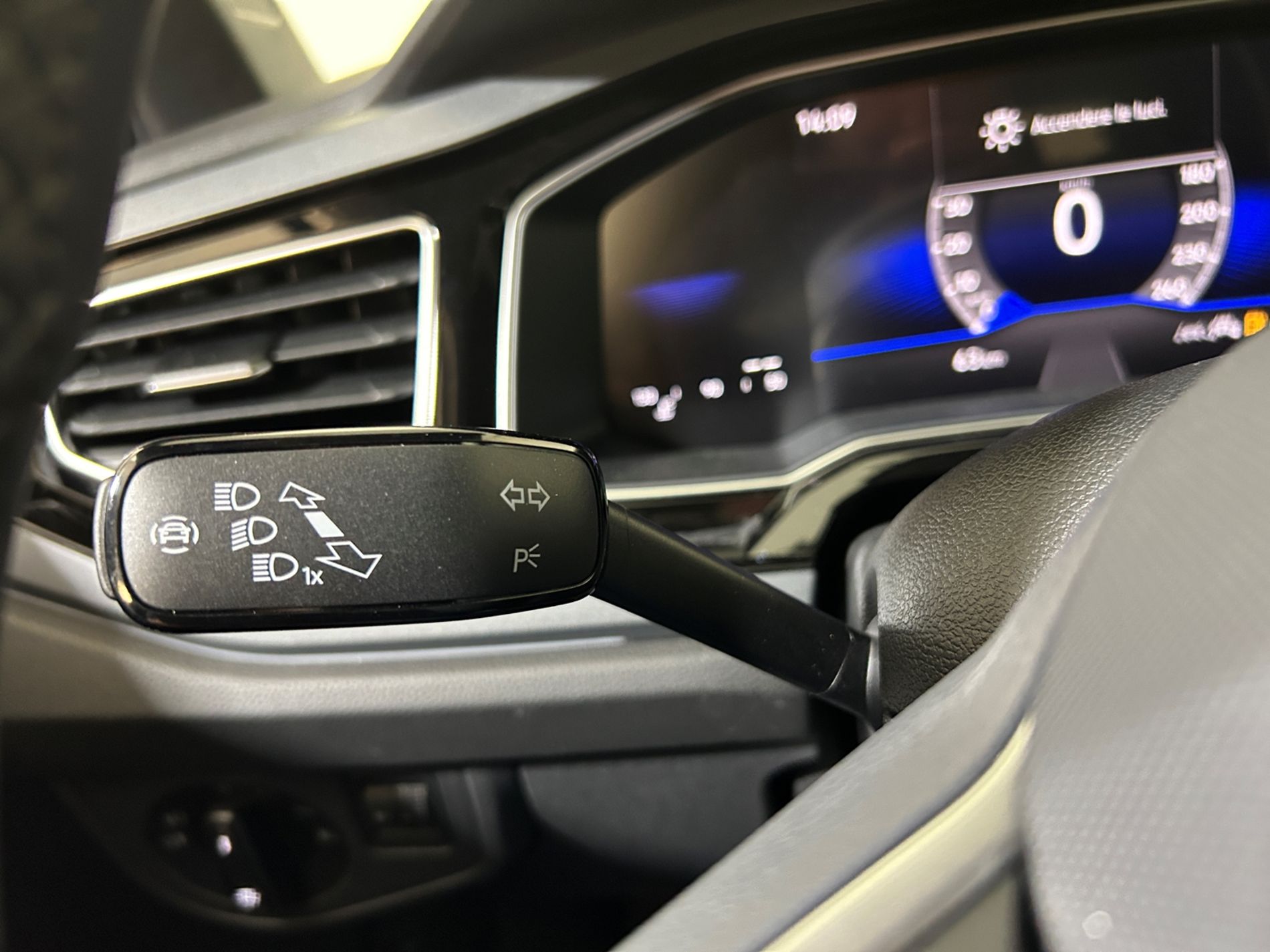 Vw Polo 1.0 tsi R-Line Plus 95 cv km zero - Autoviemme