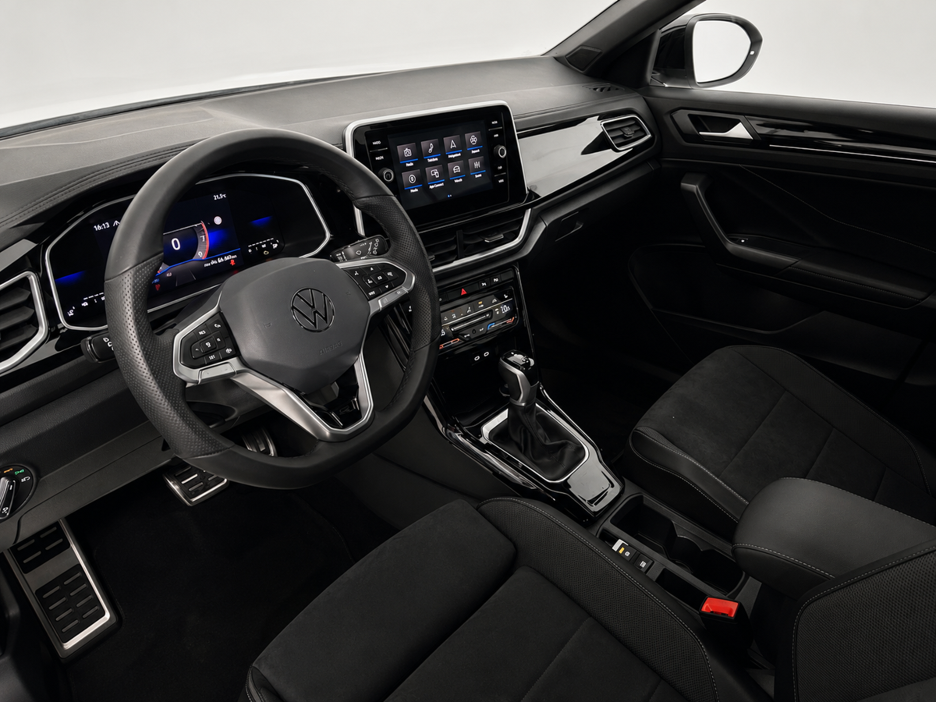 Volkswagen T-Roc R-Line 150 cv tfsi gancio traino sedili Ergo Active - Autoviemme