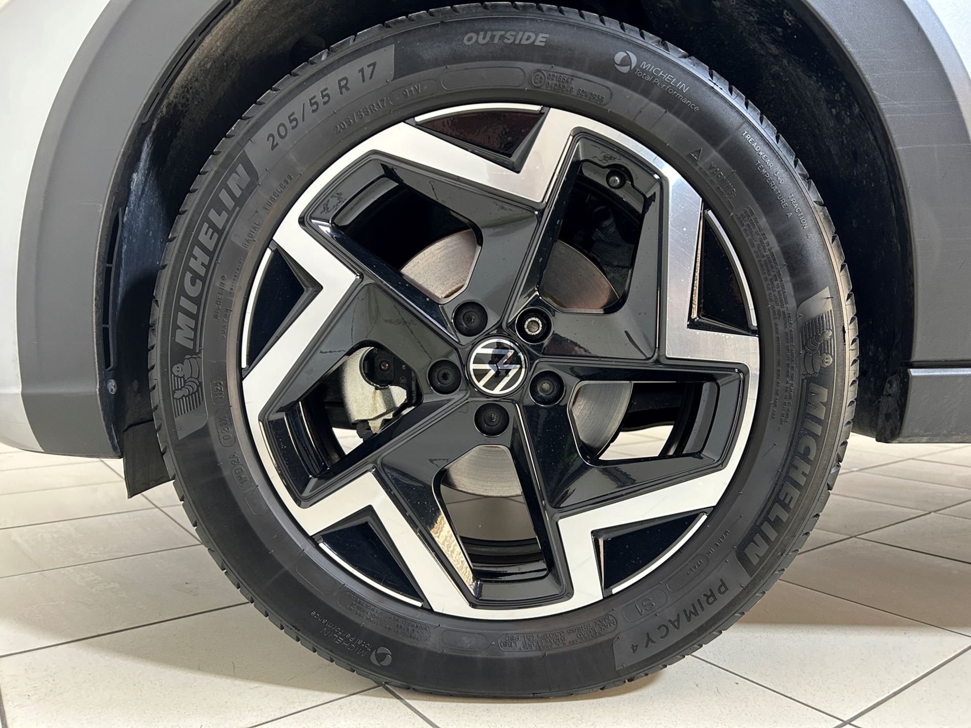 Volkswagen Taigo 1.0 tsi R-Line 115 cv dsg tetto apribile - Autoviemme