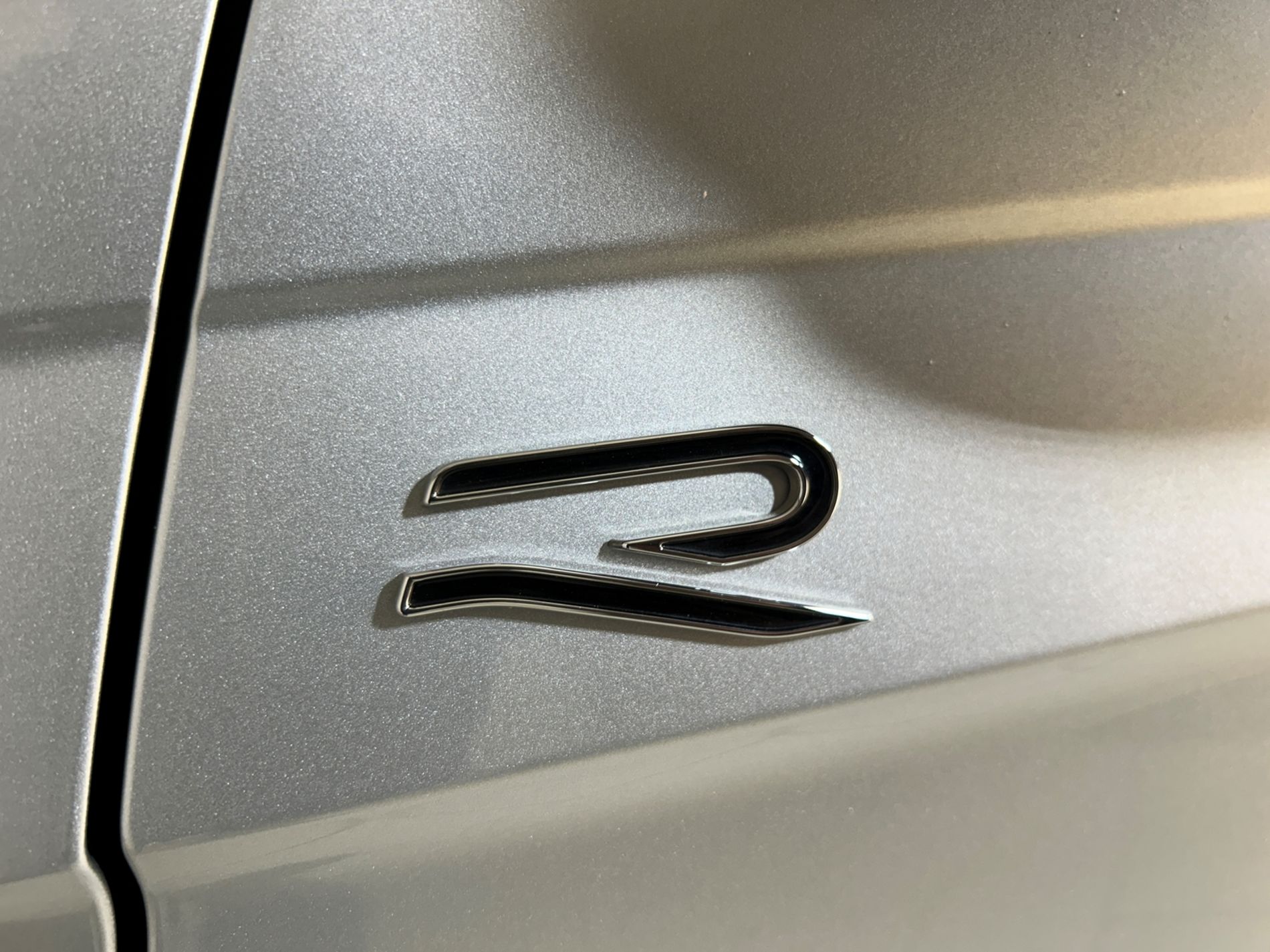 Volkswagen Taigo 1.0 tsi R-Line 115 cv dsg tetto apribile - Autoviemme