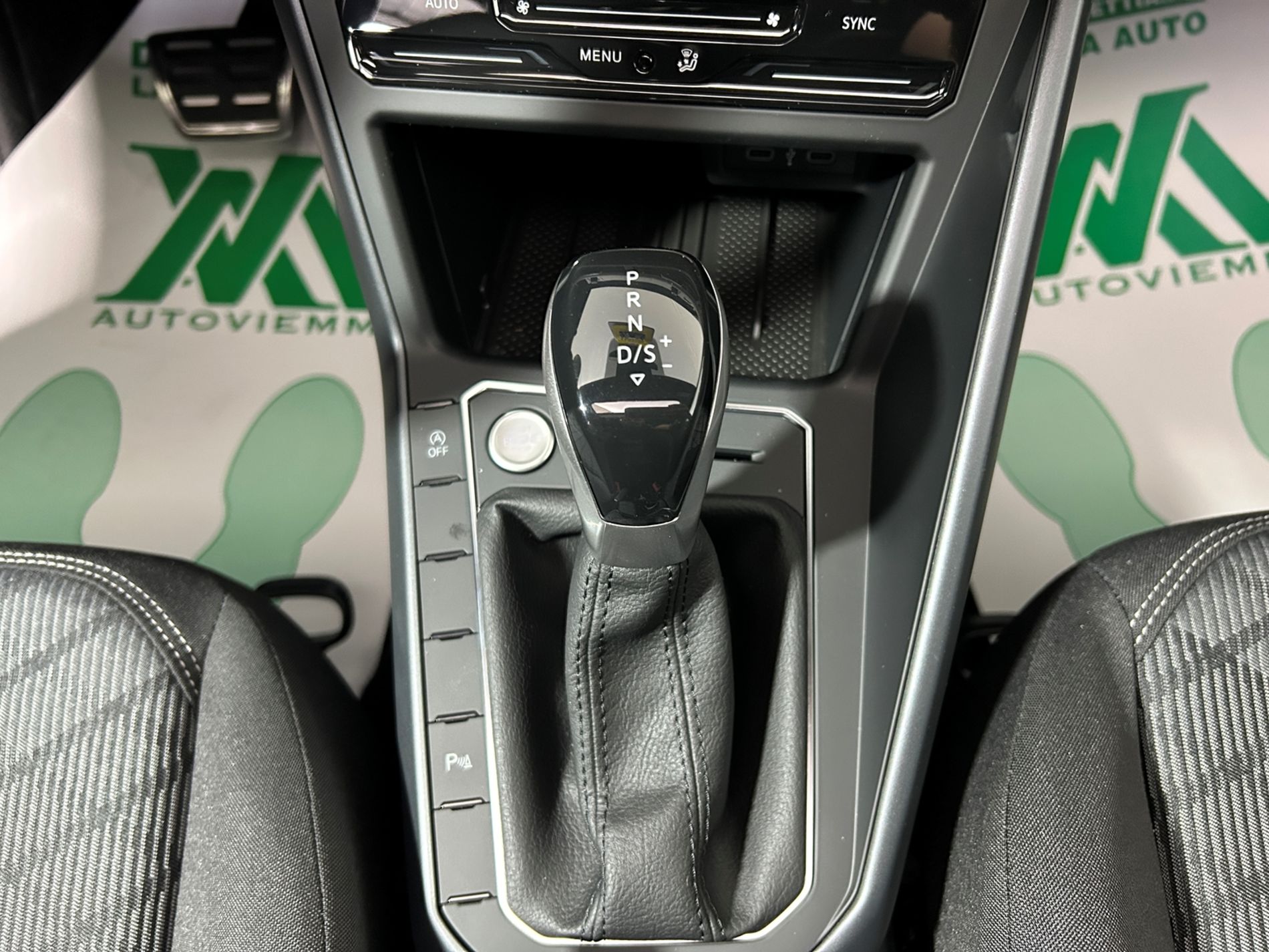 Volkswagen Taigo 1.0 tsi R-Line Plus 115 cv dsg tetto apribile e Fari Matrix - Autoviemme