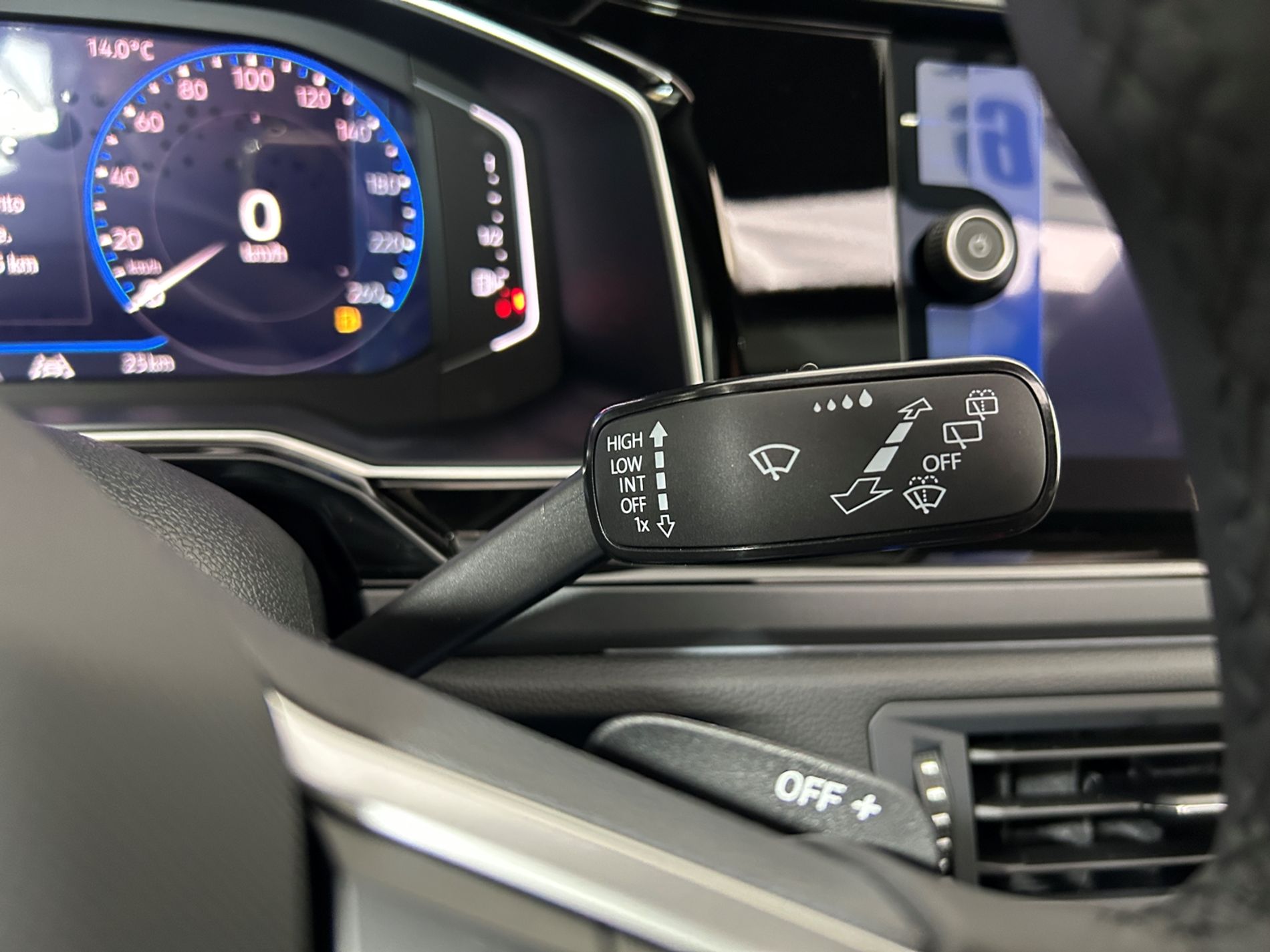 Volkswagen Taigo 1.0 tsi R-Line Plus 115 cv dsg tetto apribile e Fari Matrix - Autoviemme